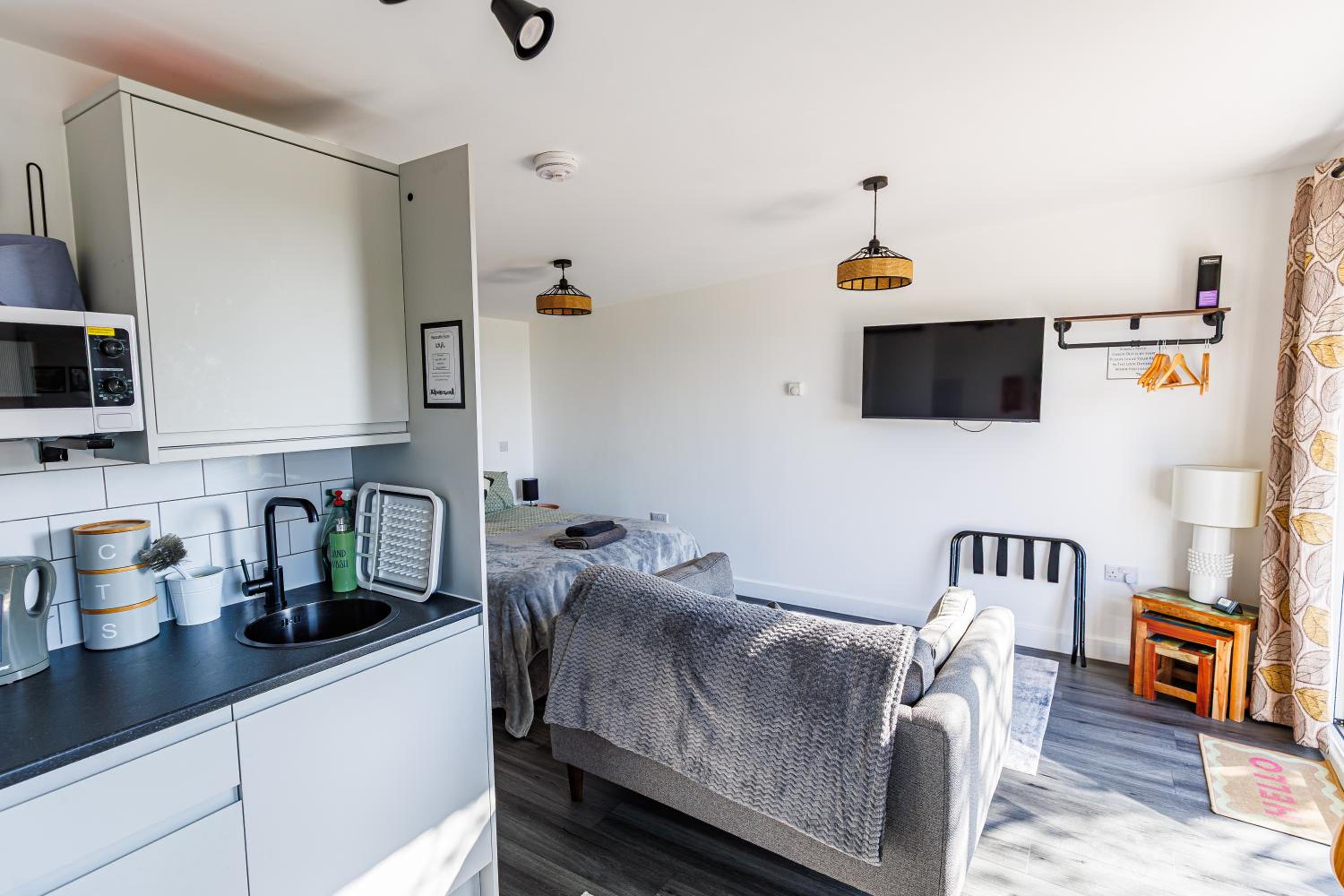 Deluxe Double Room with Shower photo 3