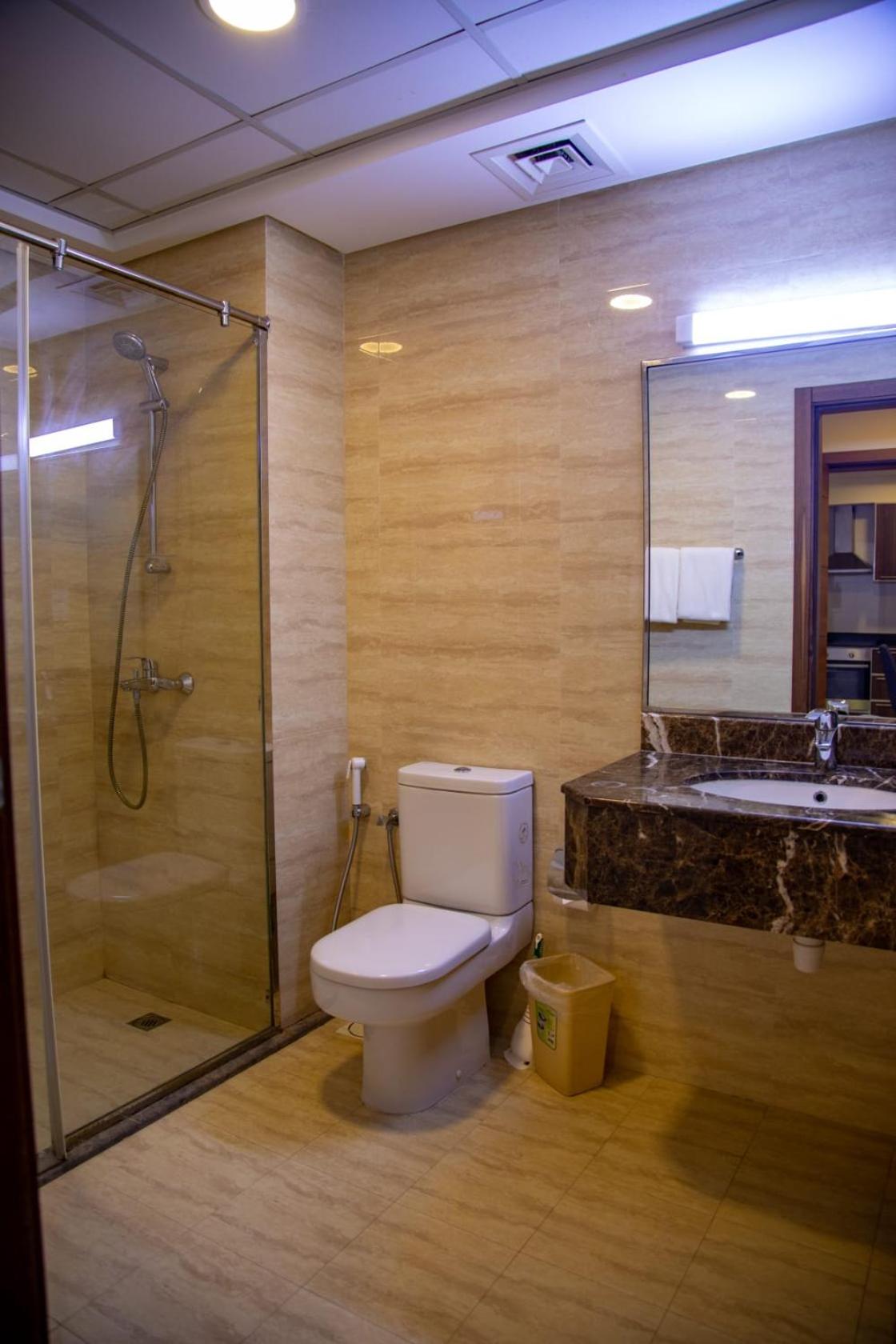 Deluxe One-Bedroom Apartment