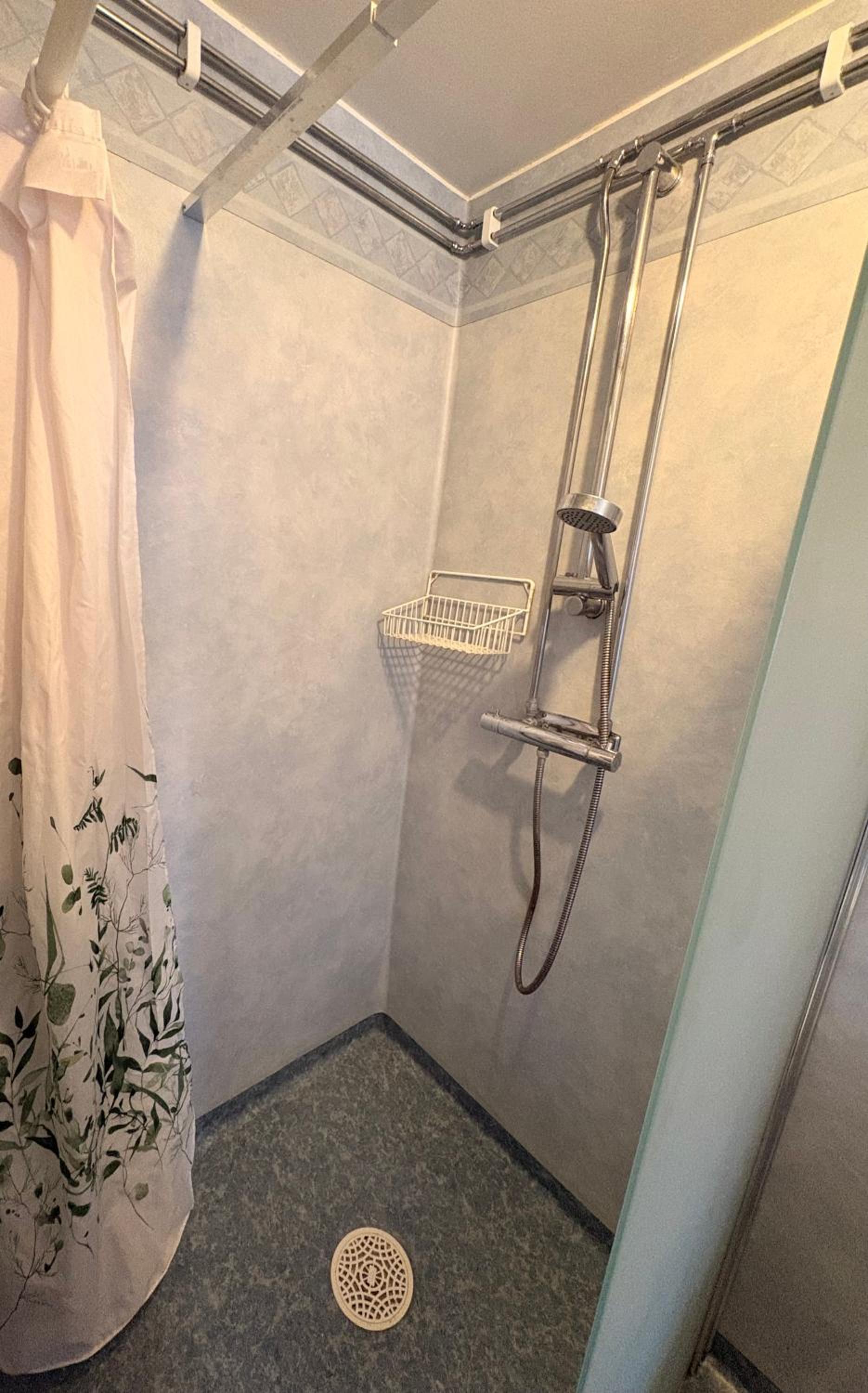 Double Room - Photo 10