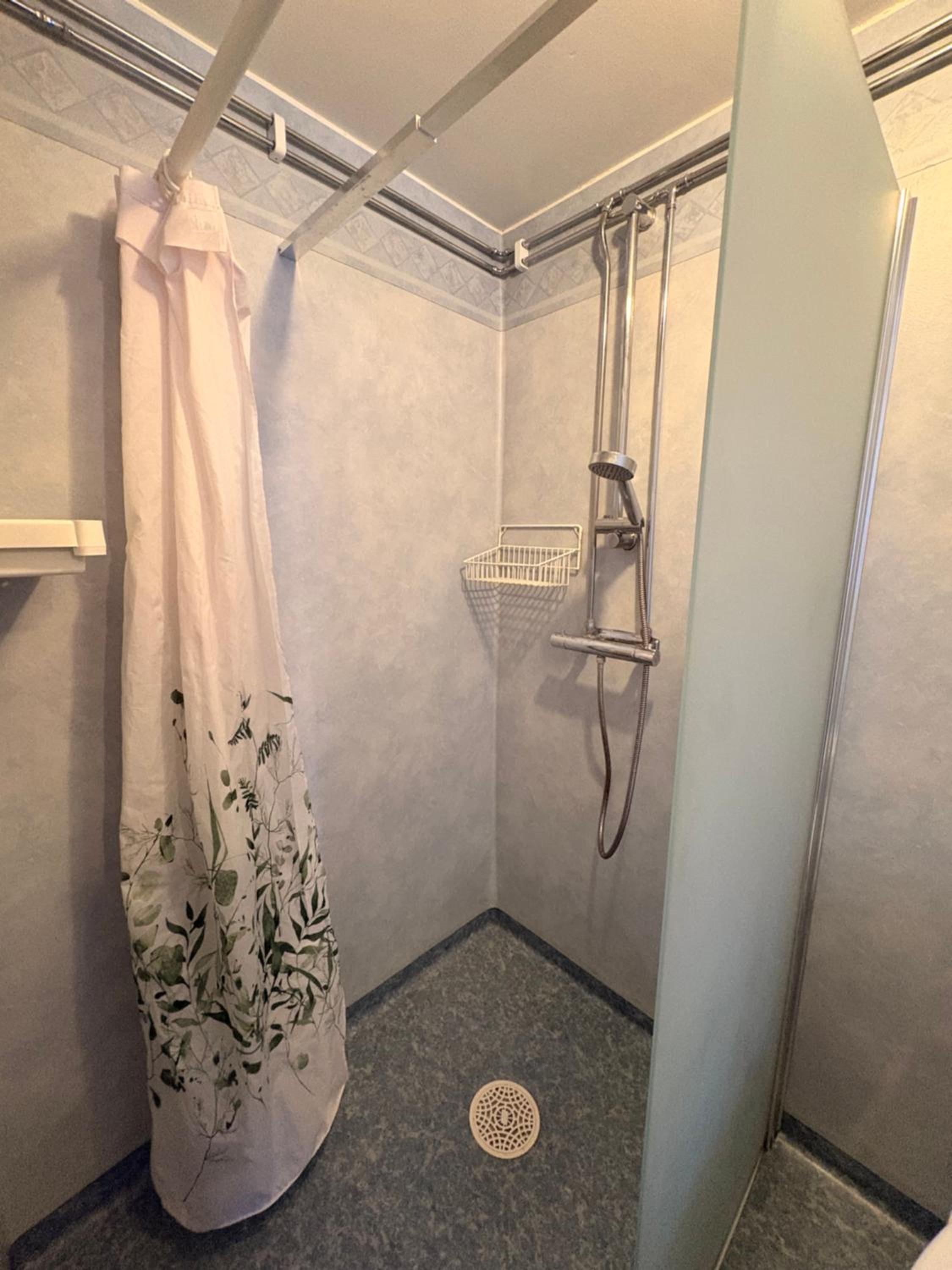 Double Room - Photo 16