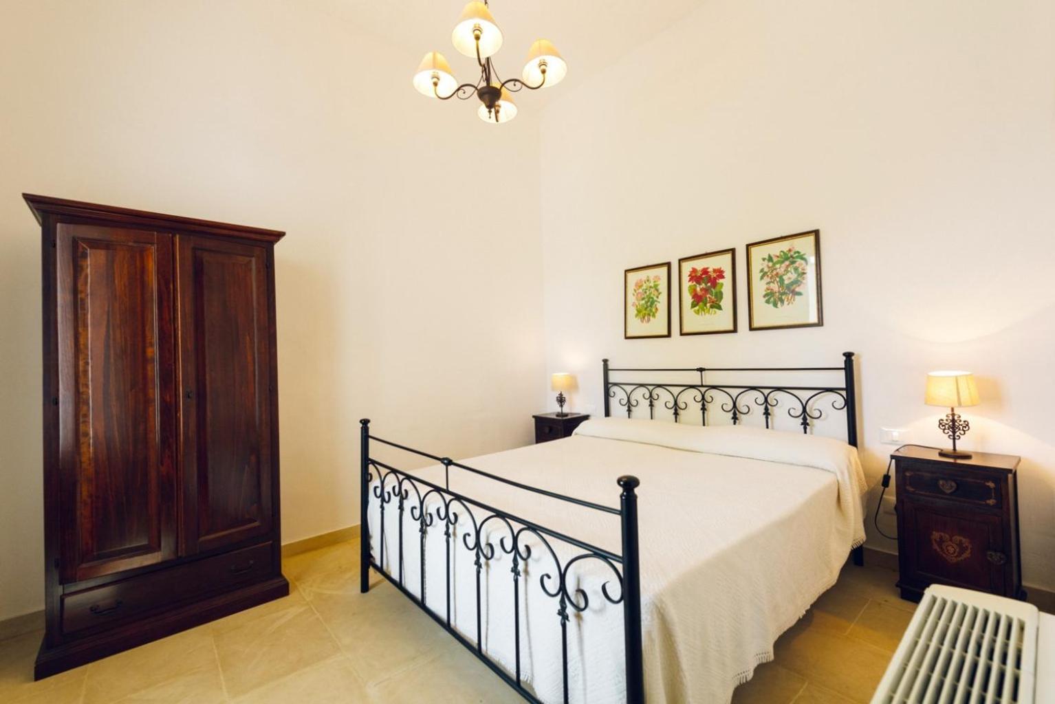 Two-Bedroom Apartment with Balcony photo 2