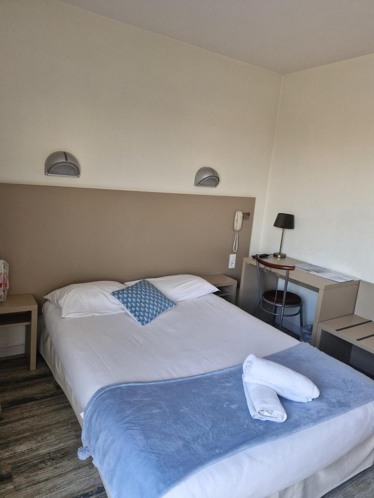 Quadruple Room (2 Adults + 2 Children) photo 3