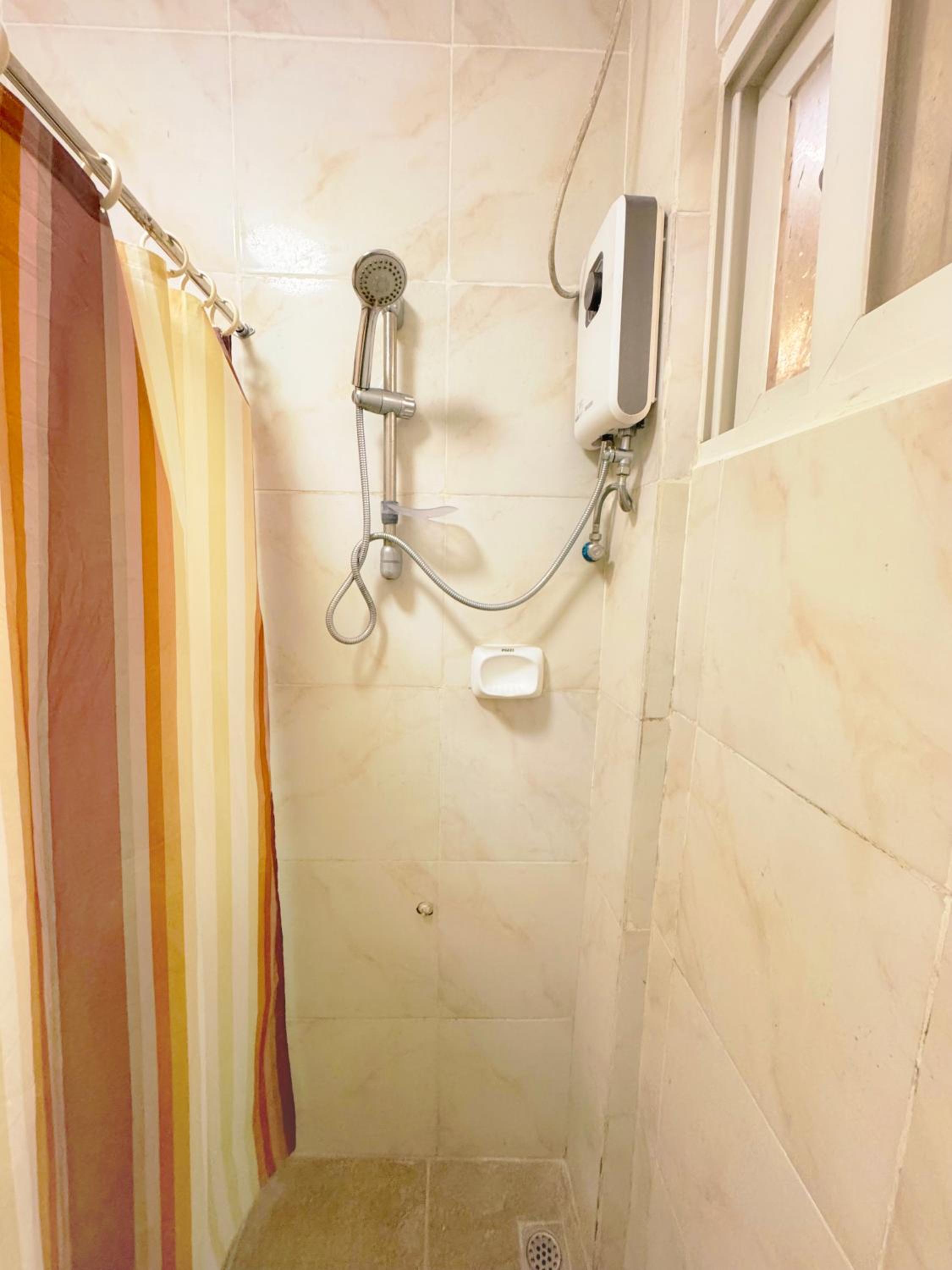Single Room with Bathroom photo 1