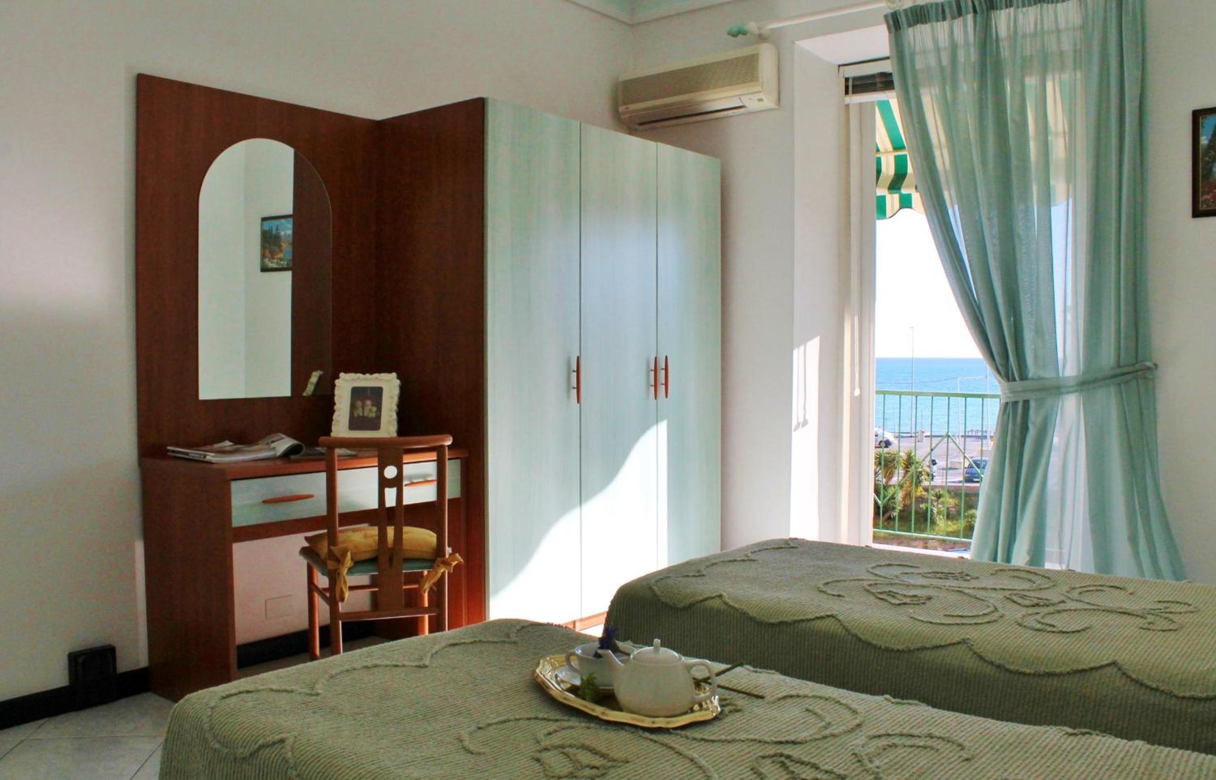 Apartment with Balcony photo 2