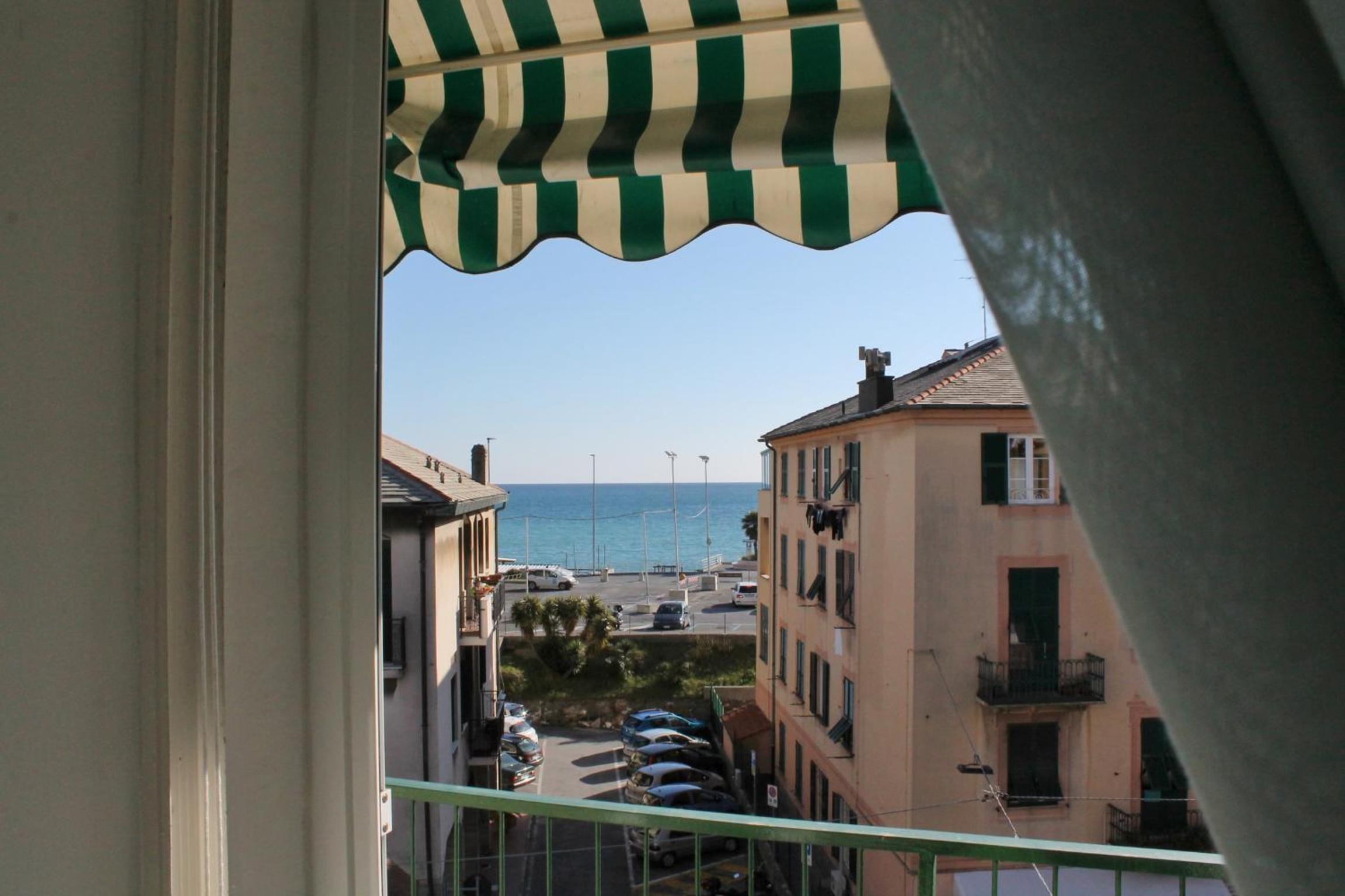Apartment with Balcony photo 3