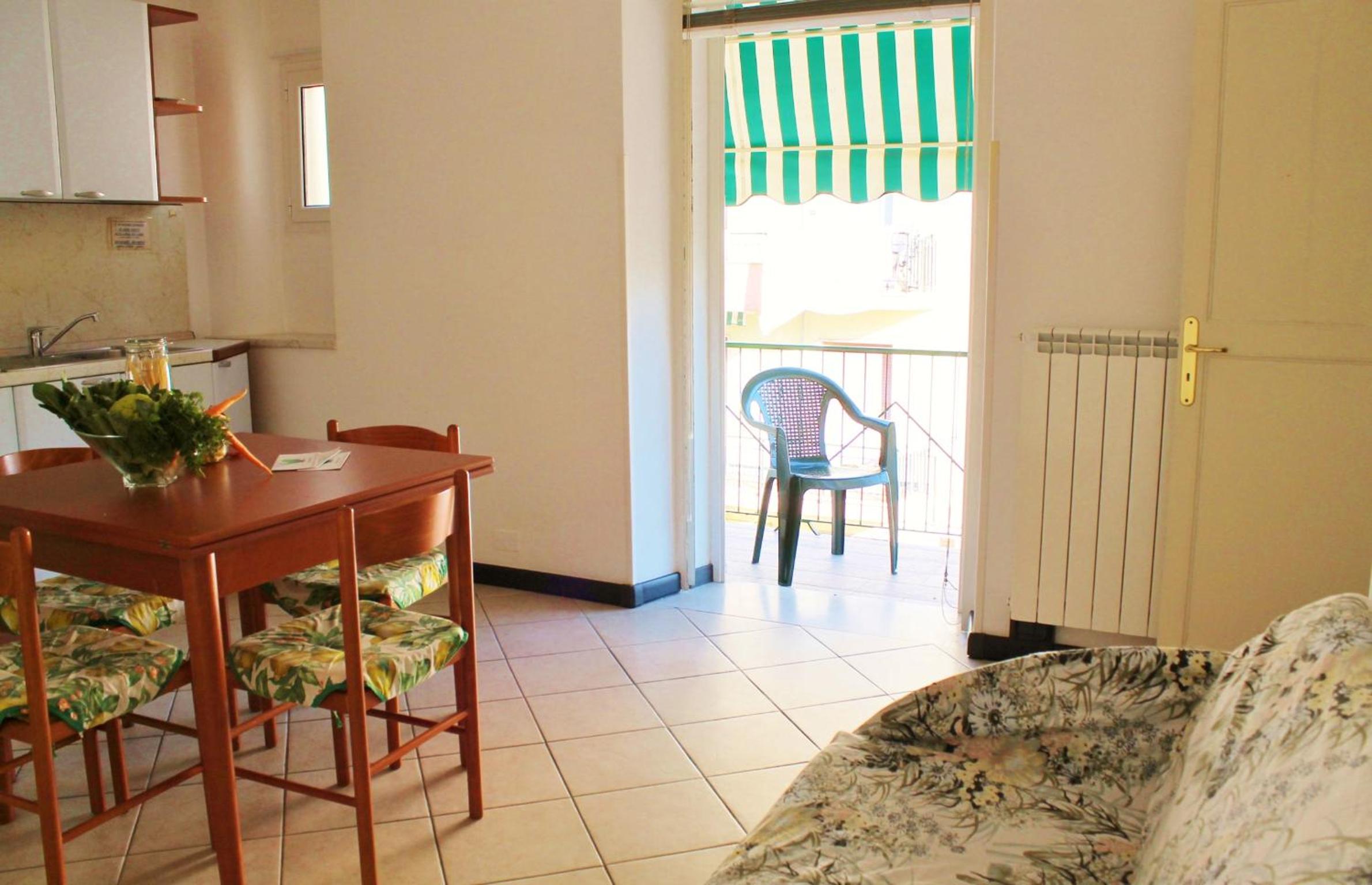 One-Bedroom Apartment photo 3
