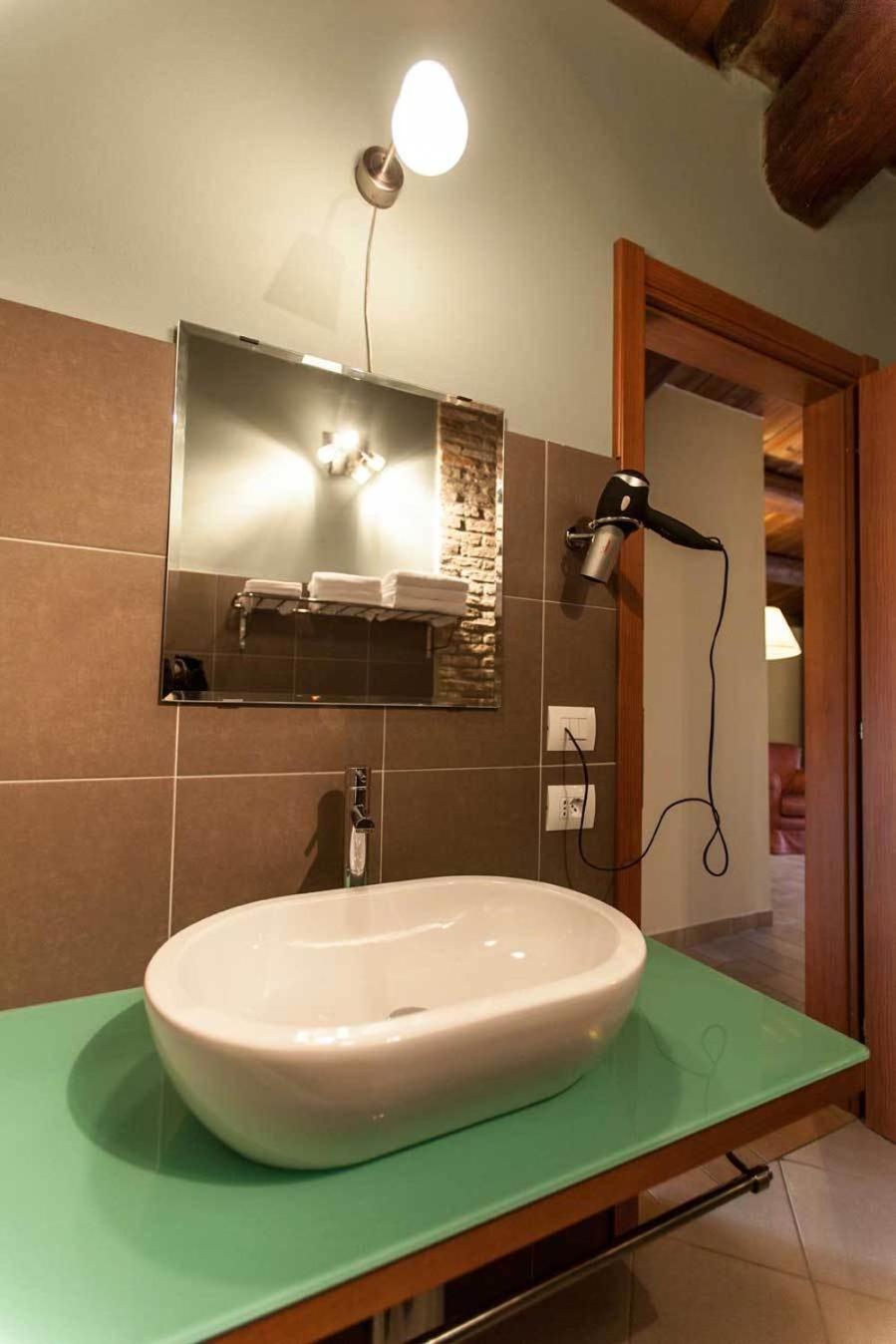 One-Bedroom Apartment (4 Adults) - Photo 11