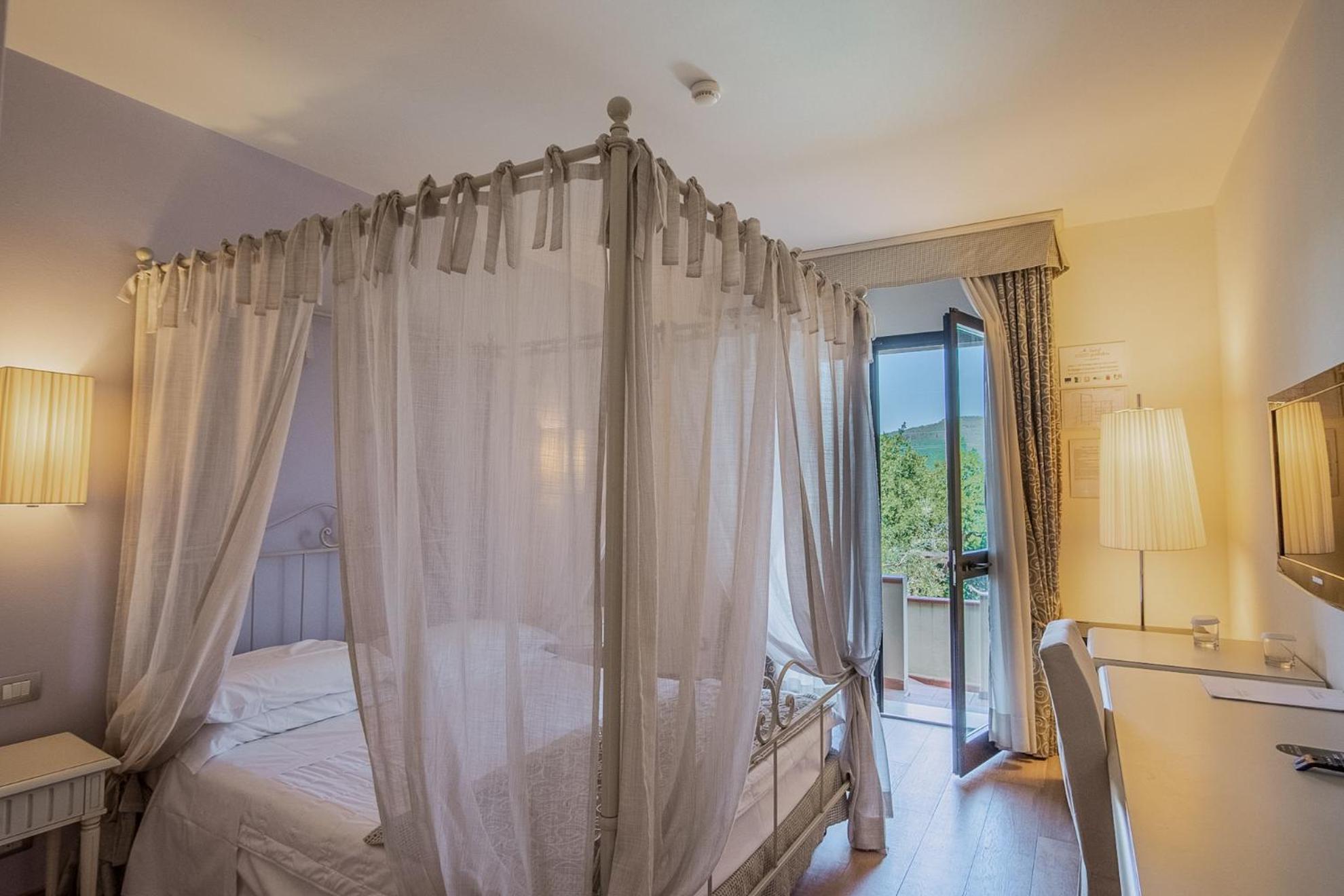 Double Room with Balcony photo 2