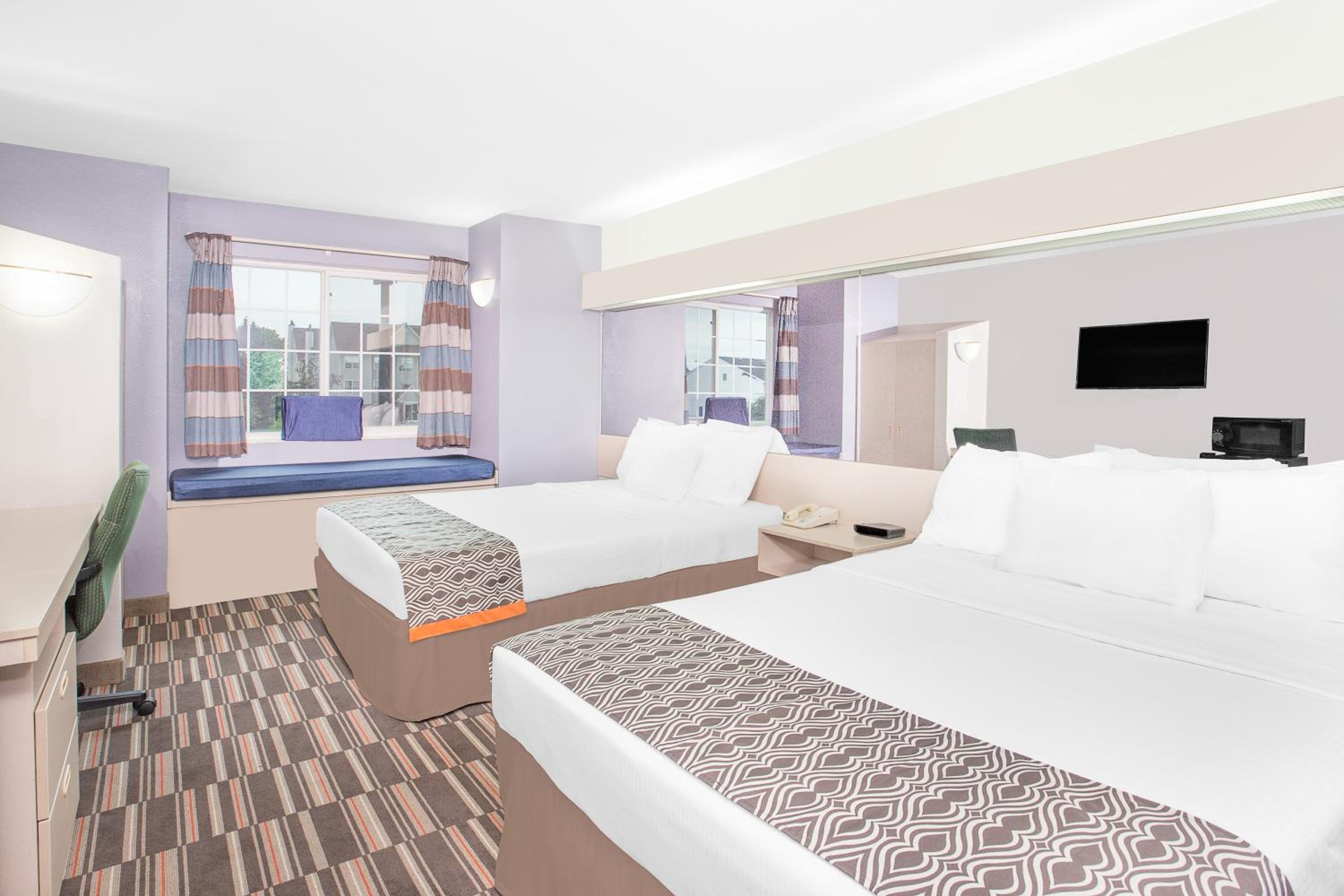 Queen Room with Two Queen Beds - Mobility Access/Non-Smoking/Non Pet Friendly - Photo 1