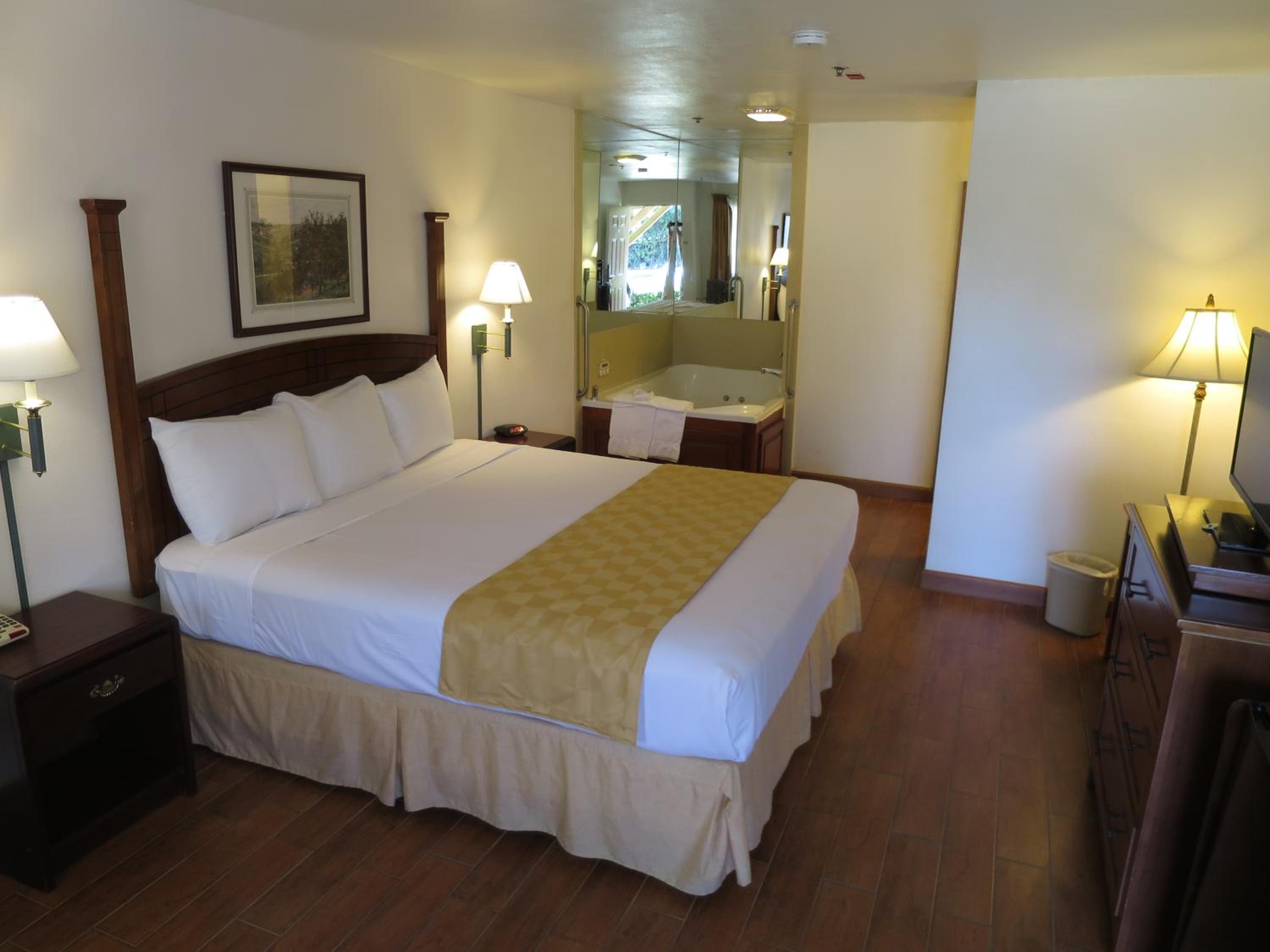 King Room with Spa Bath