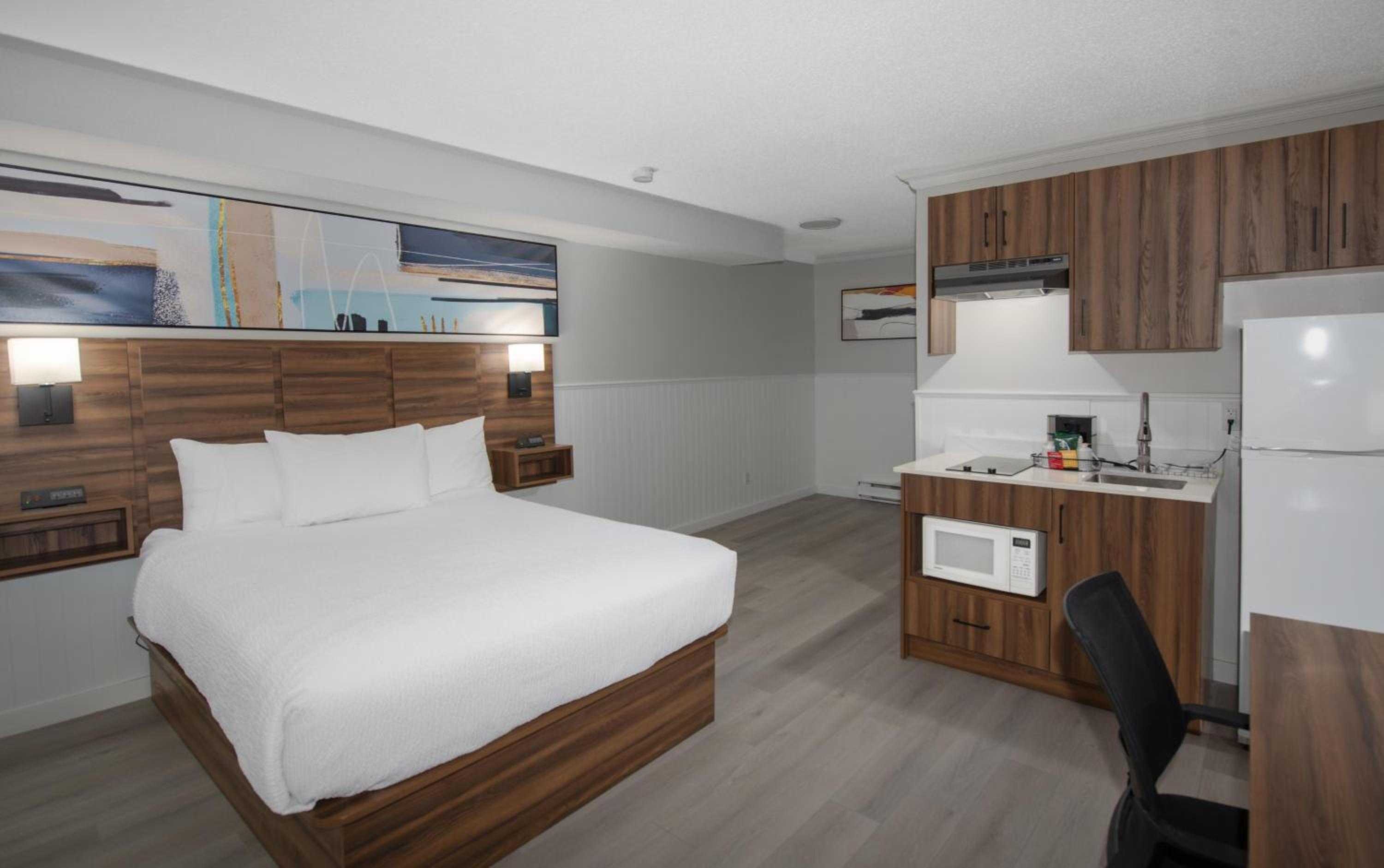 Deluxe King Room photo 1