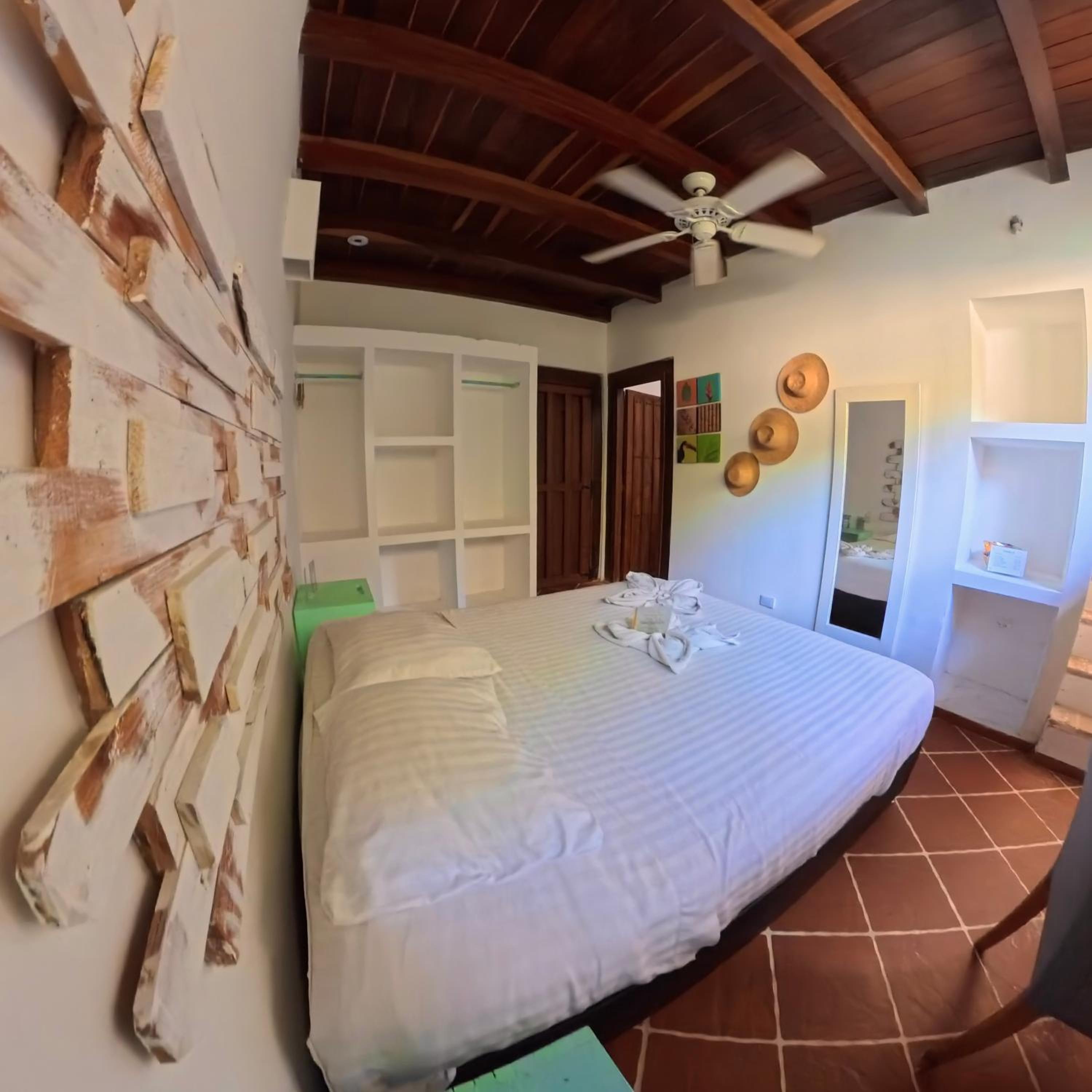 Double Room with Private Bathroom photo 3