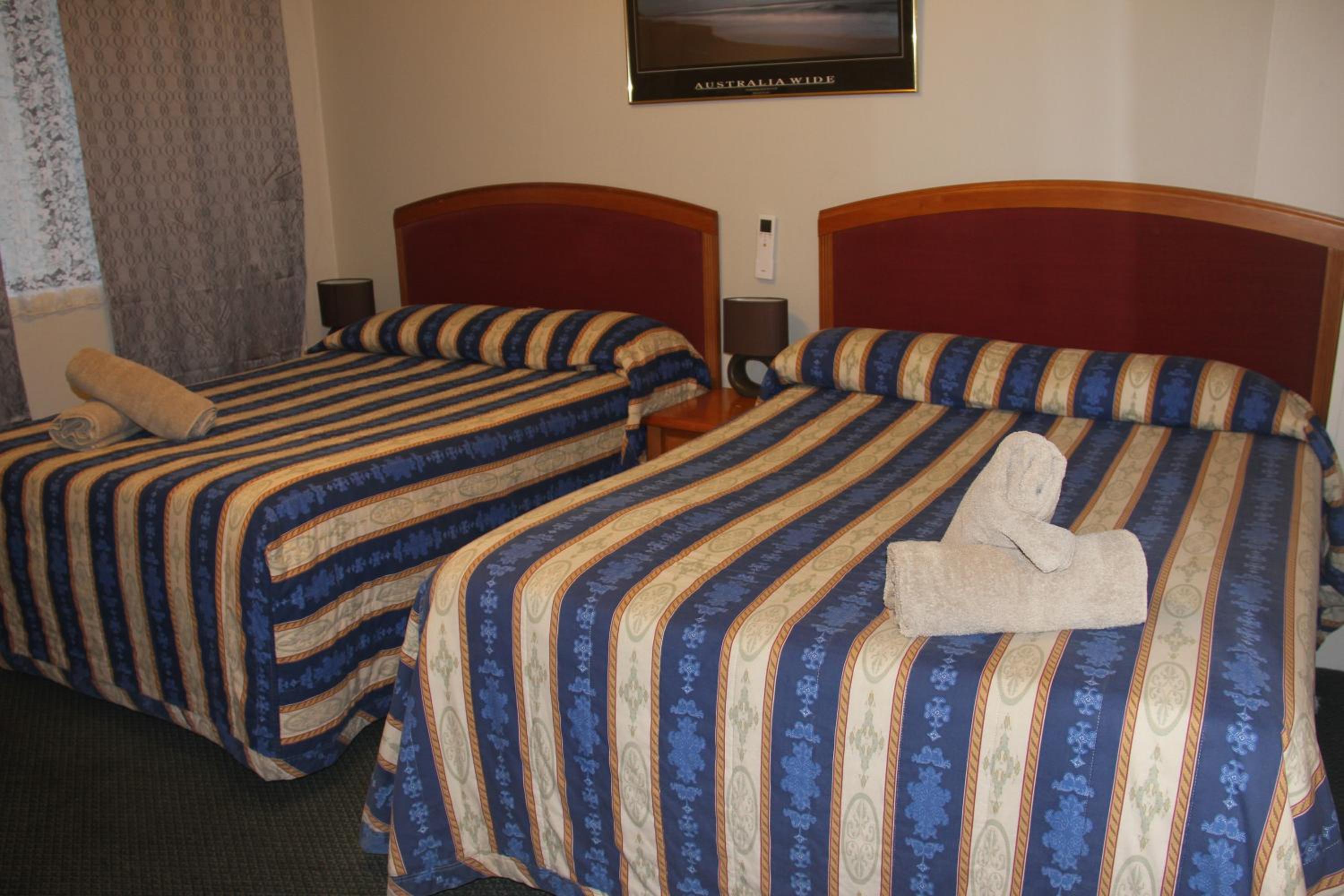 Twin Room with Private Bathroom - Photo 1