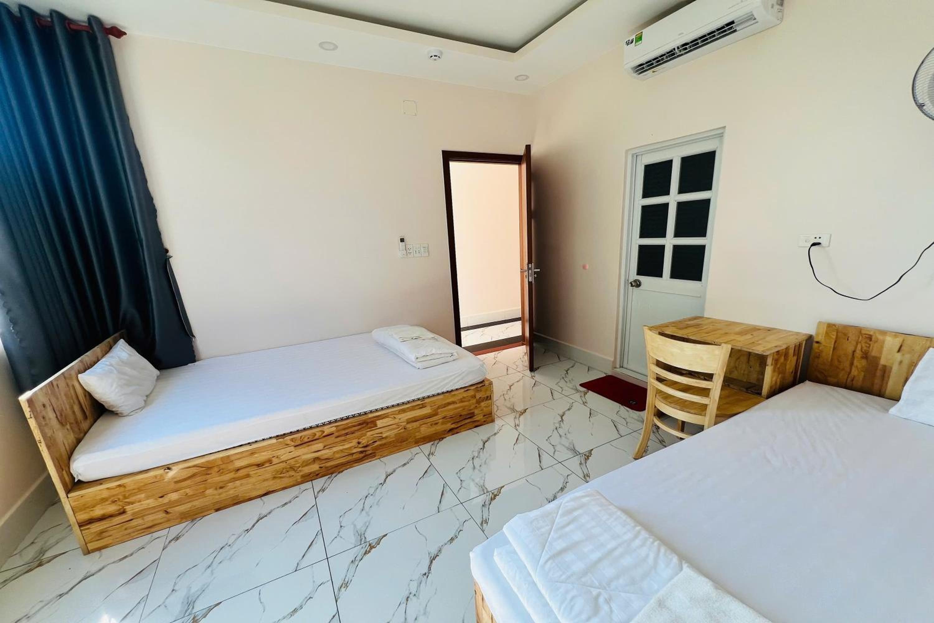 Twin Room - Photo 6