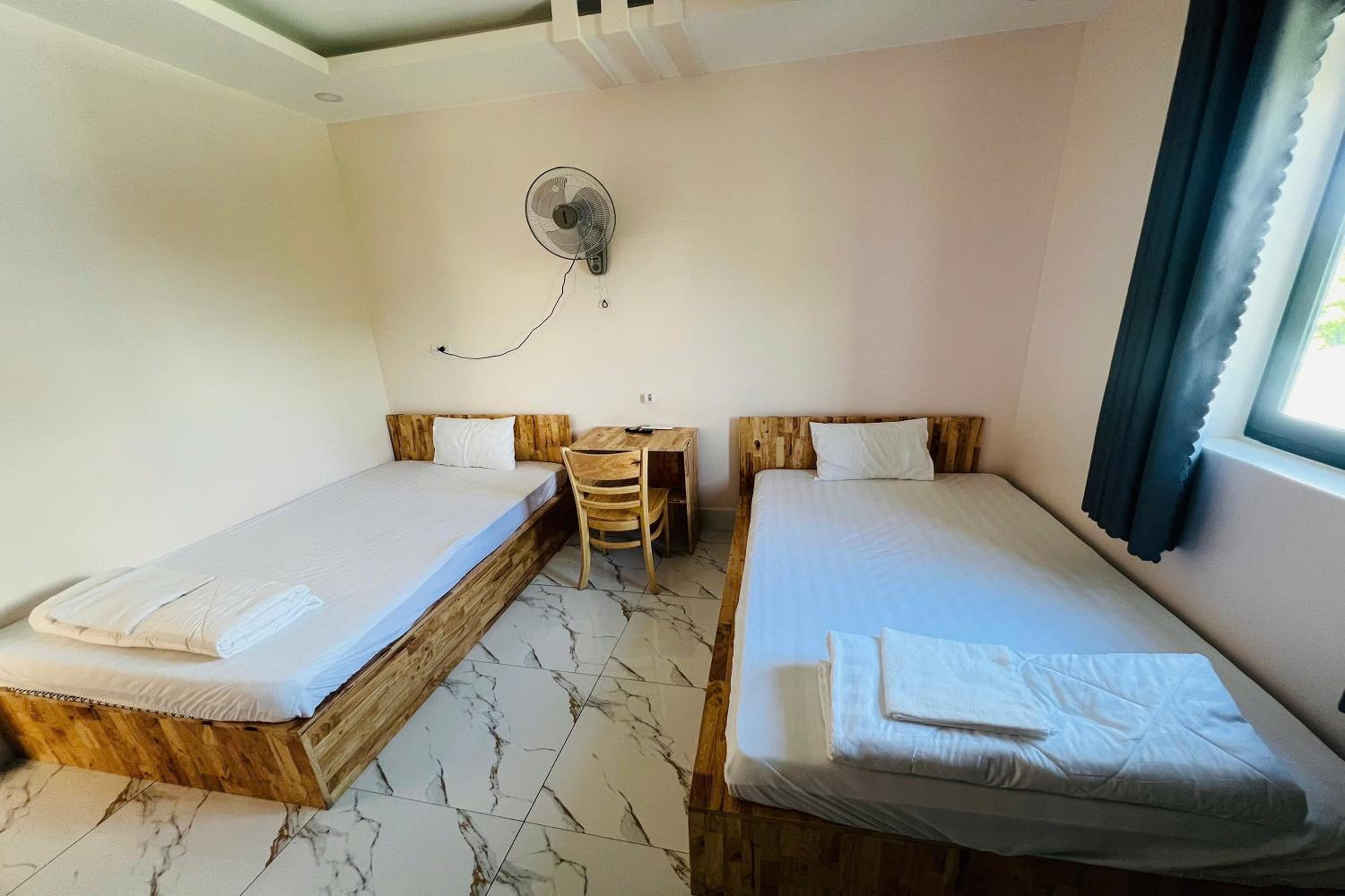 Twin Room - Photo 7