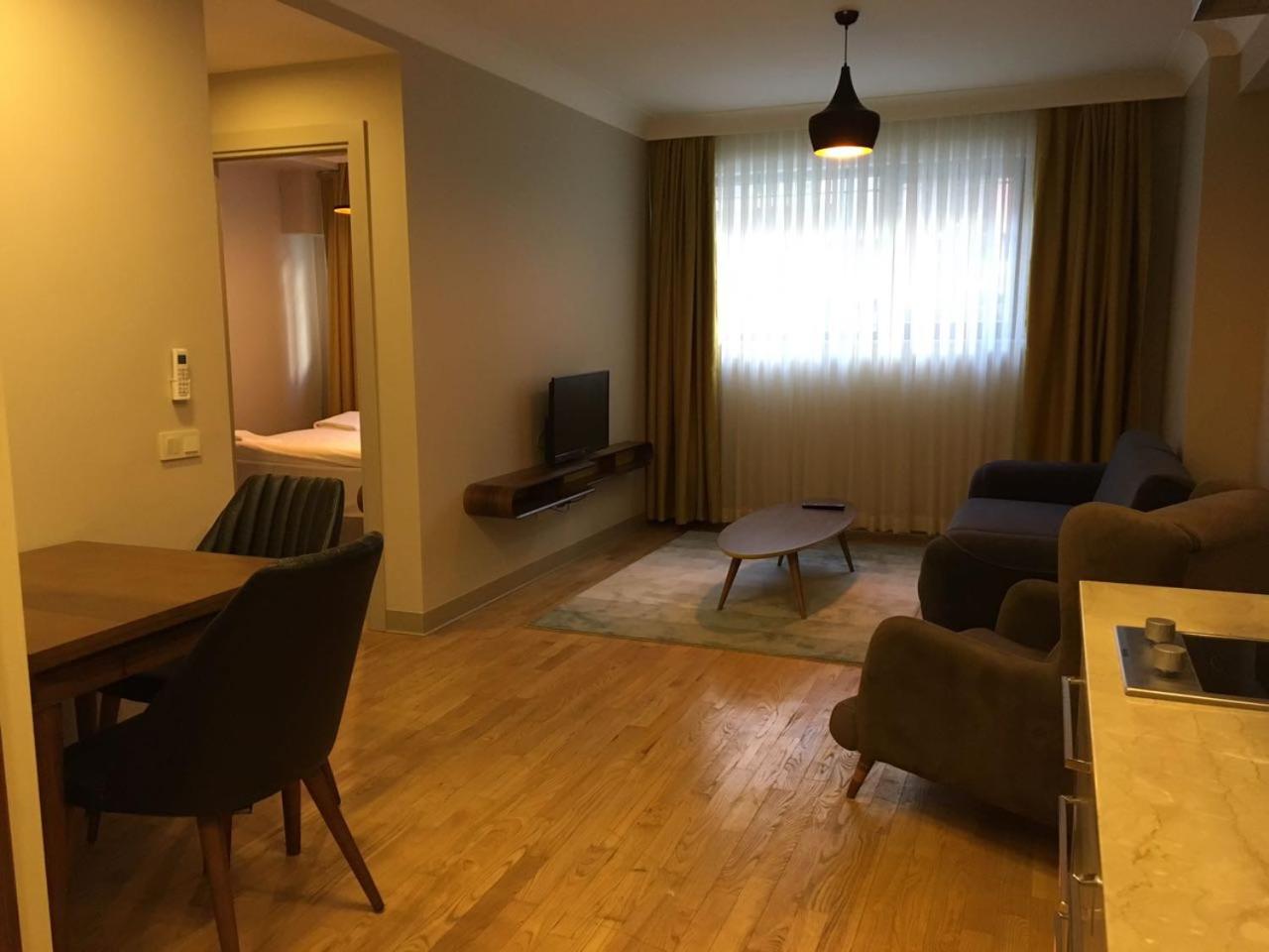 One-Bedroom Apartment photo 2