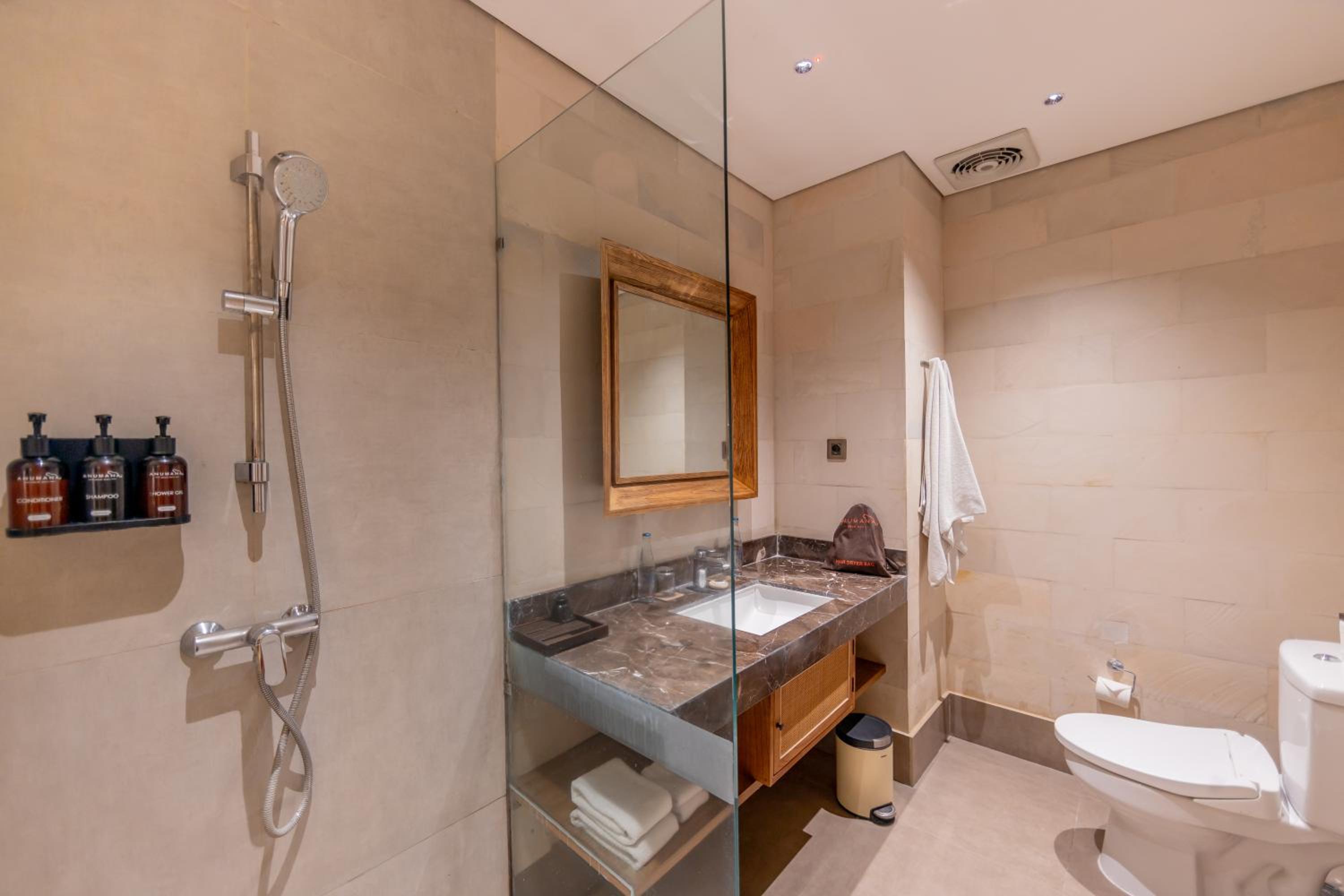 Best Deal- Deluxe Double or Twin Room with Pool View