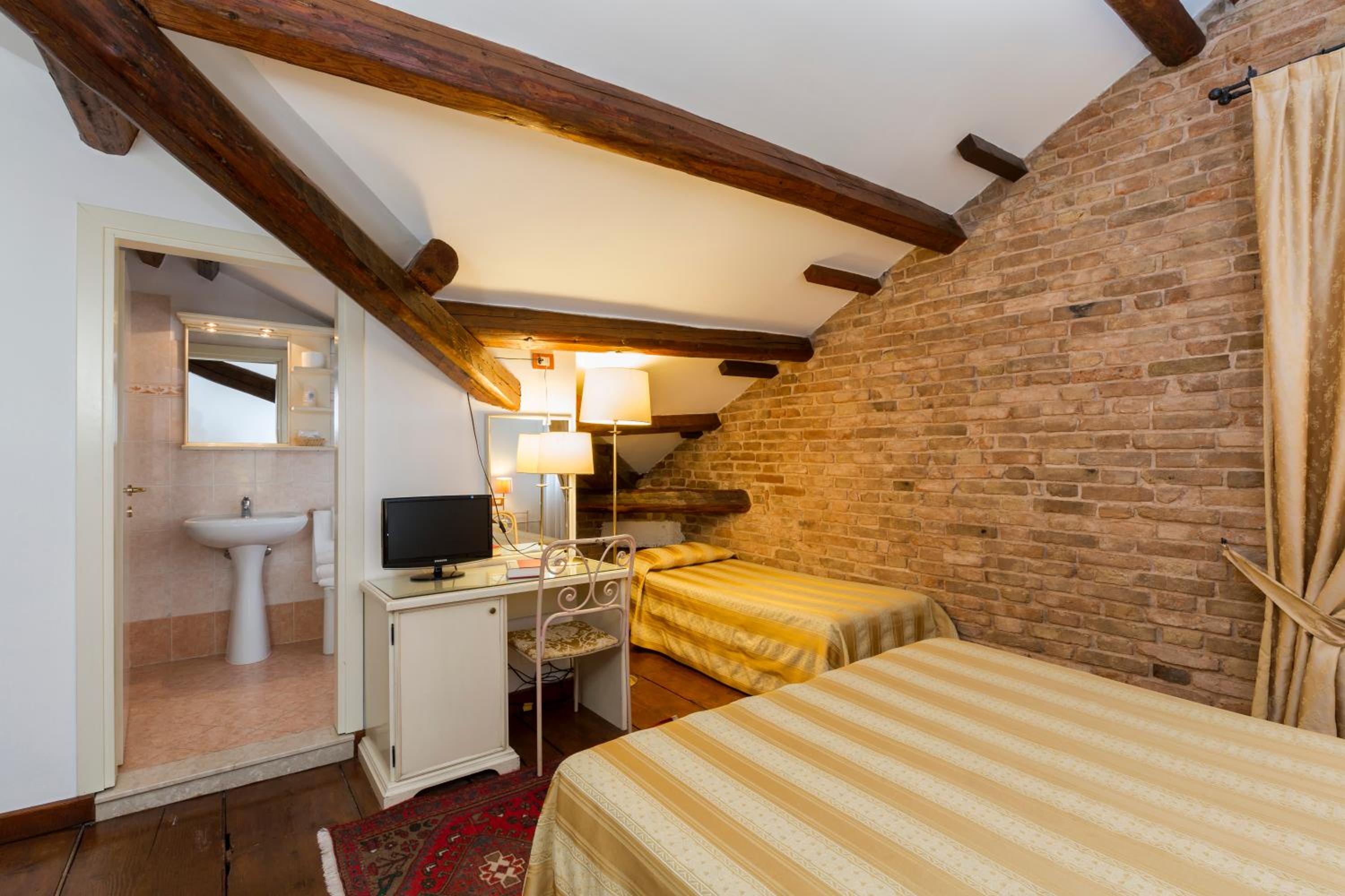 Triple Room photo 3