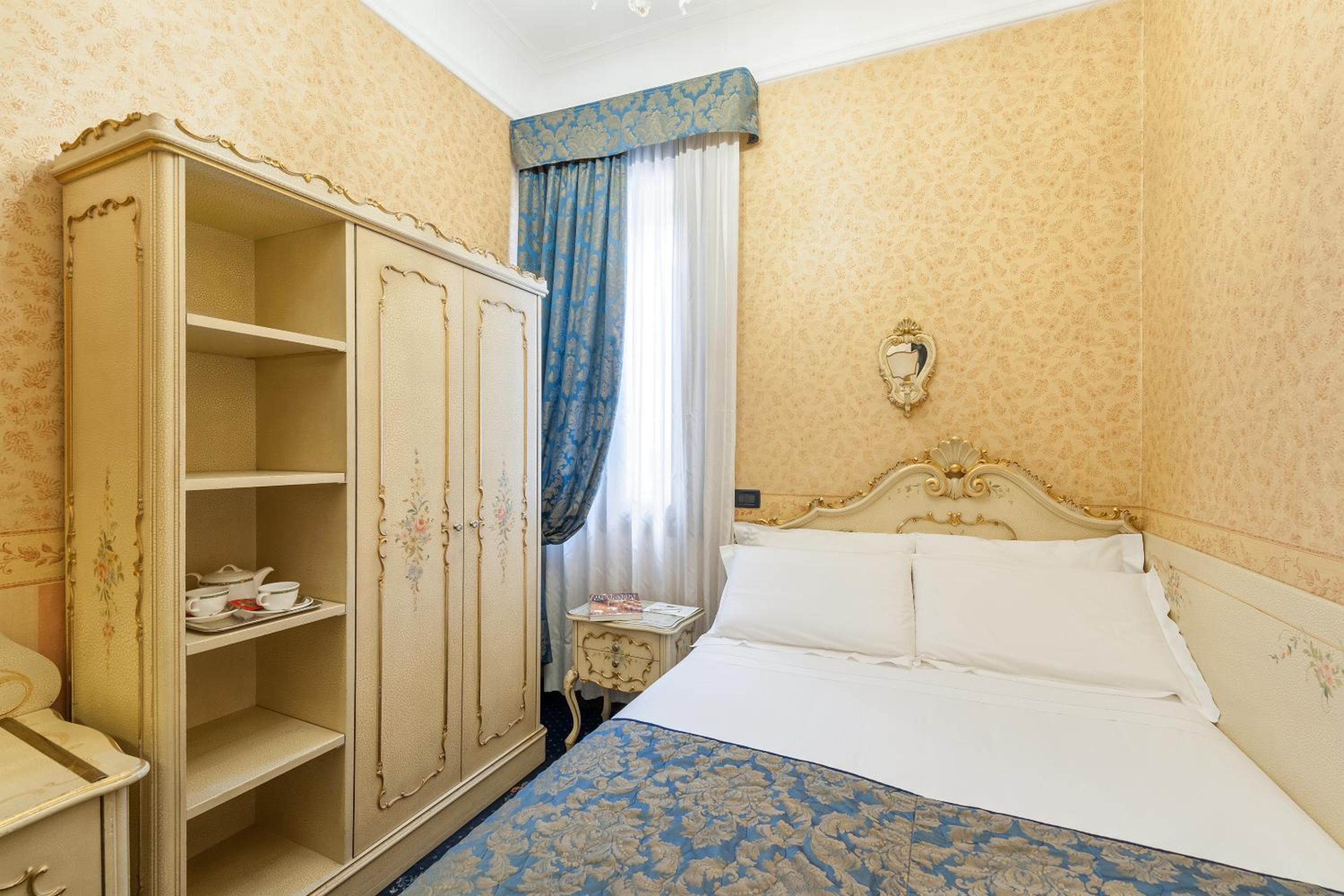 Economy Double Room - Photo 3