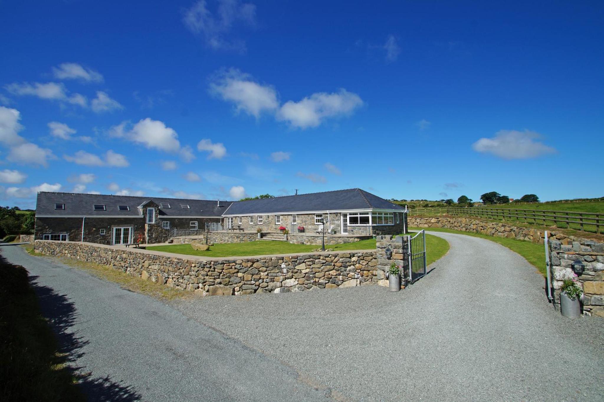 Four-Bedroom Holiday Home photo 2