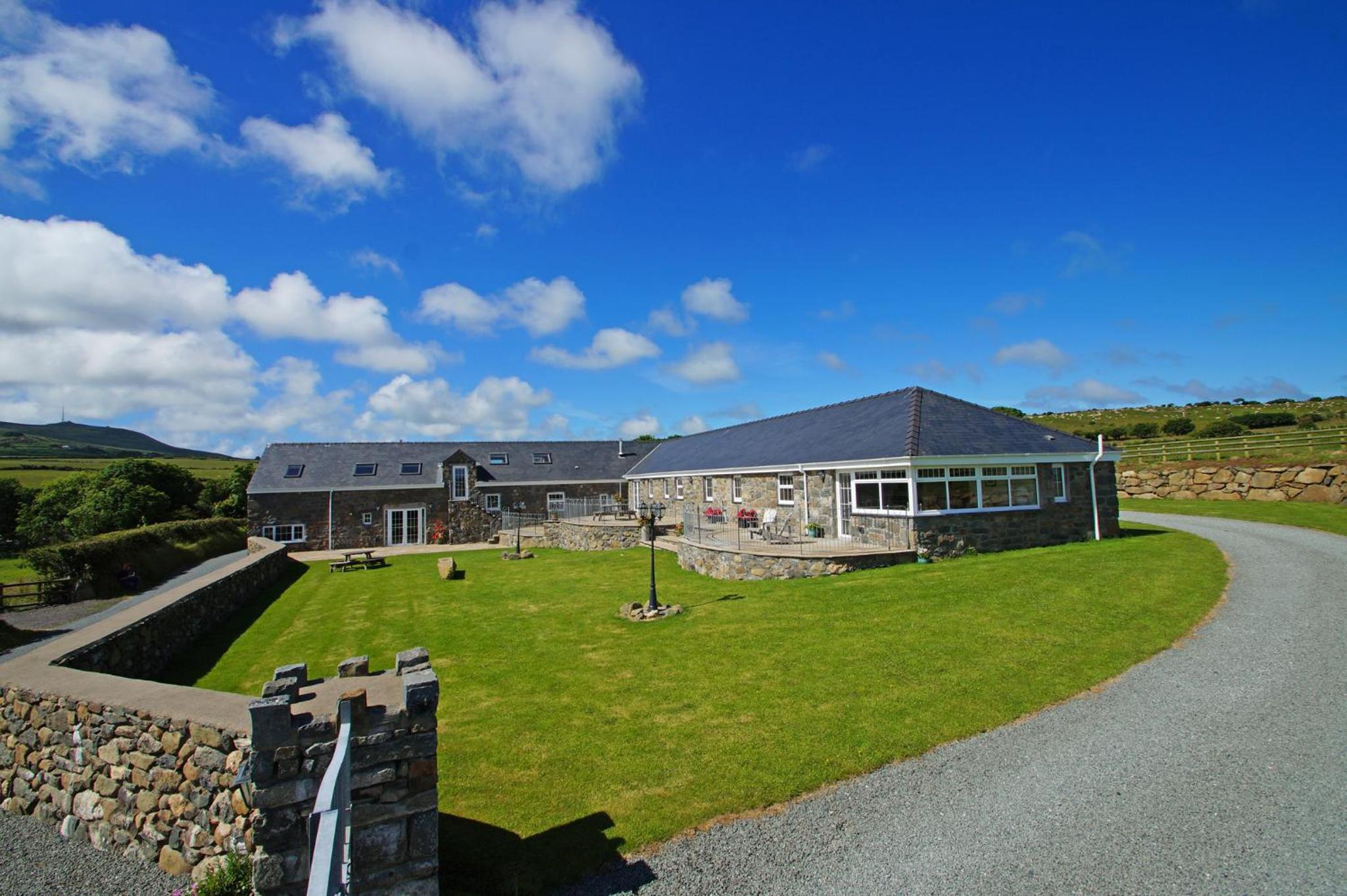 Four-Bedroom Holiday Home photo 3