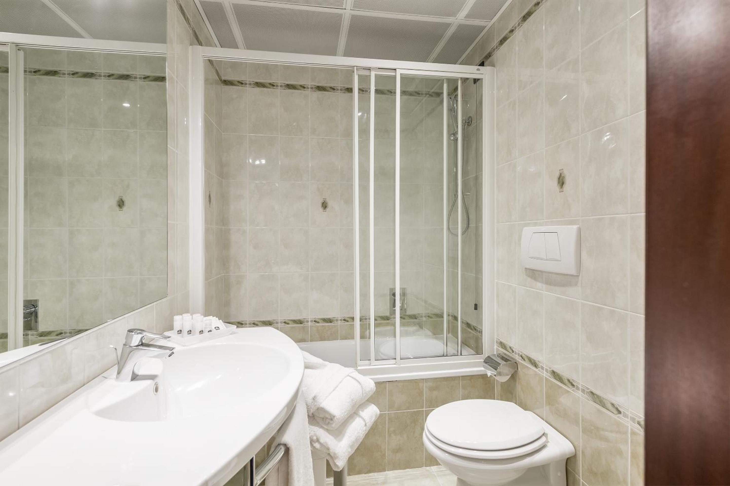 Superior Double or Twin Room photo 3