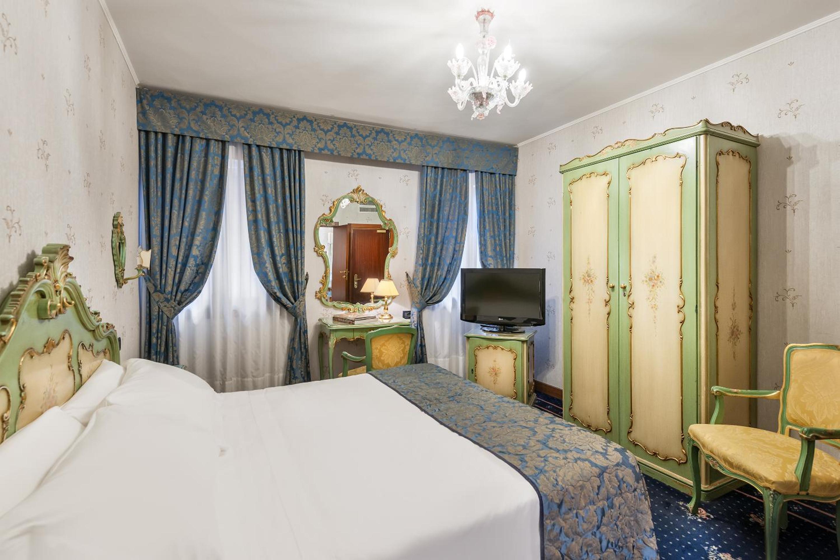 Classic Double or Twin Room photo 1
