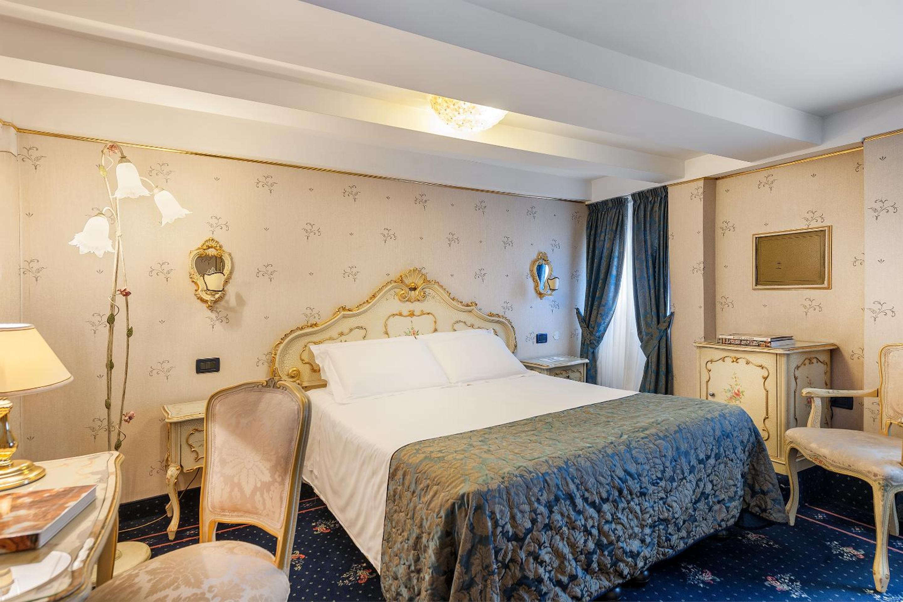 Classic Double or Twin Room photo 2