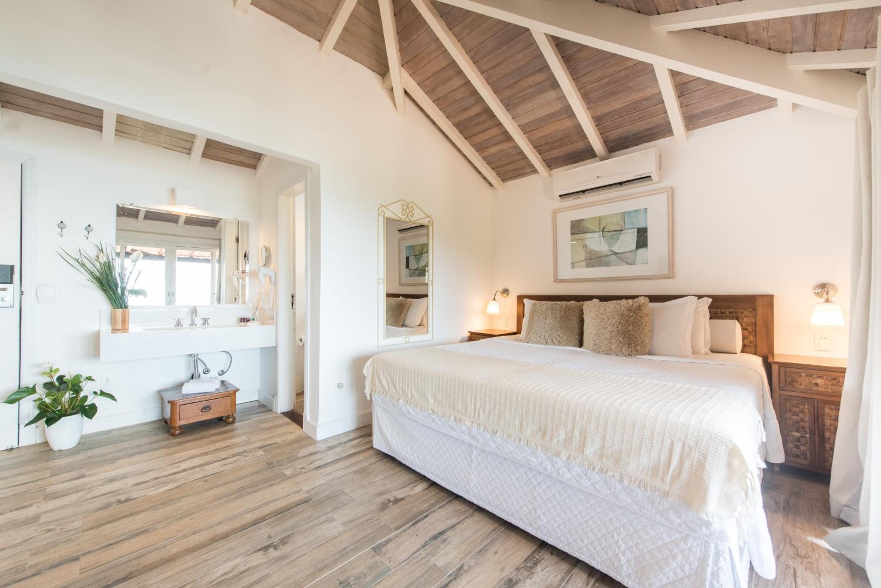 Superior Room with Sea View - Photo 16