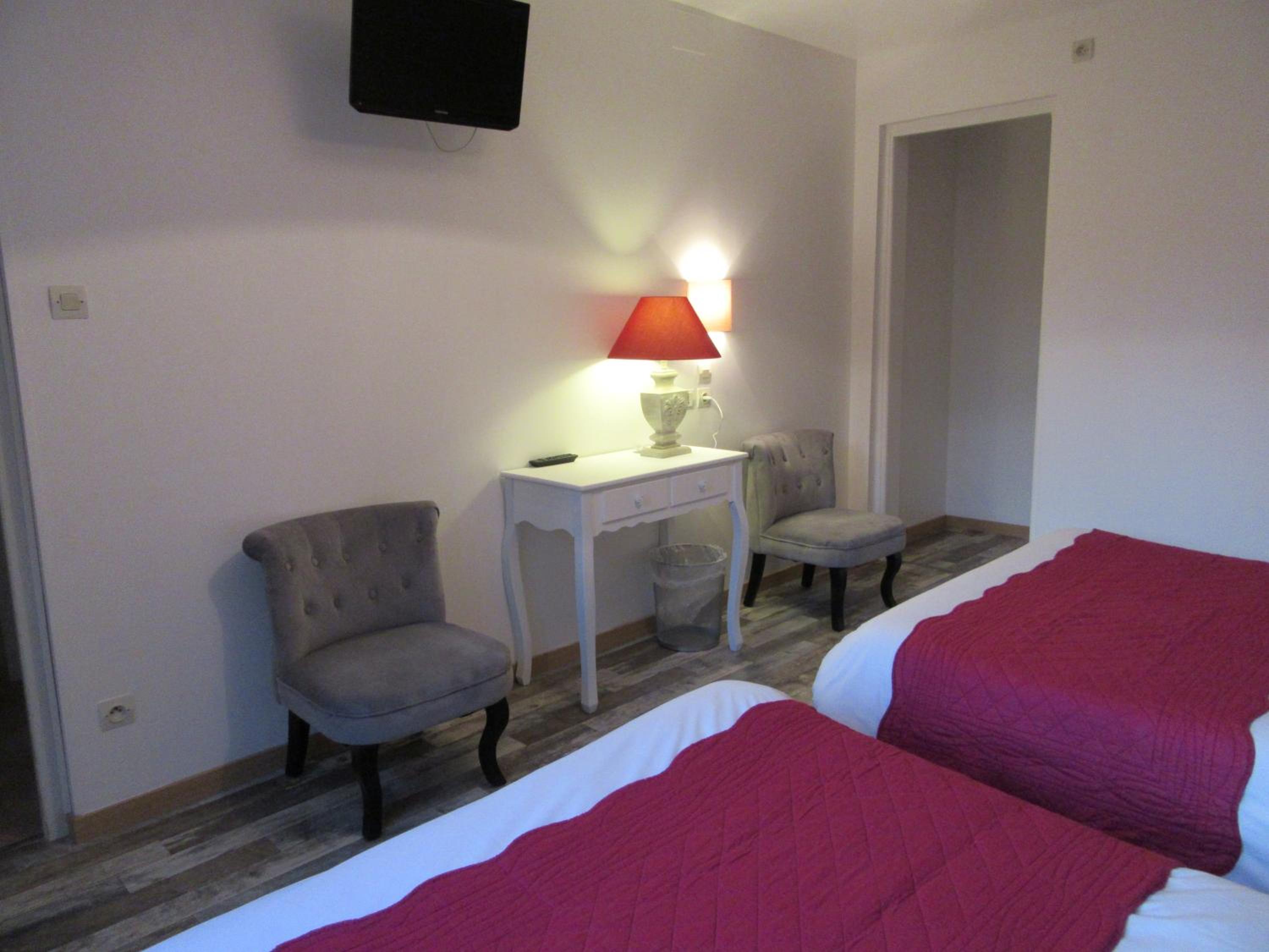 Superior Quadruple Room - Photo 9