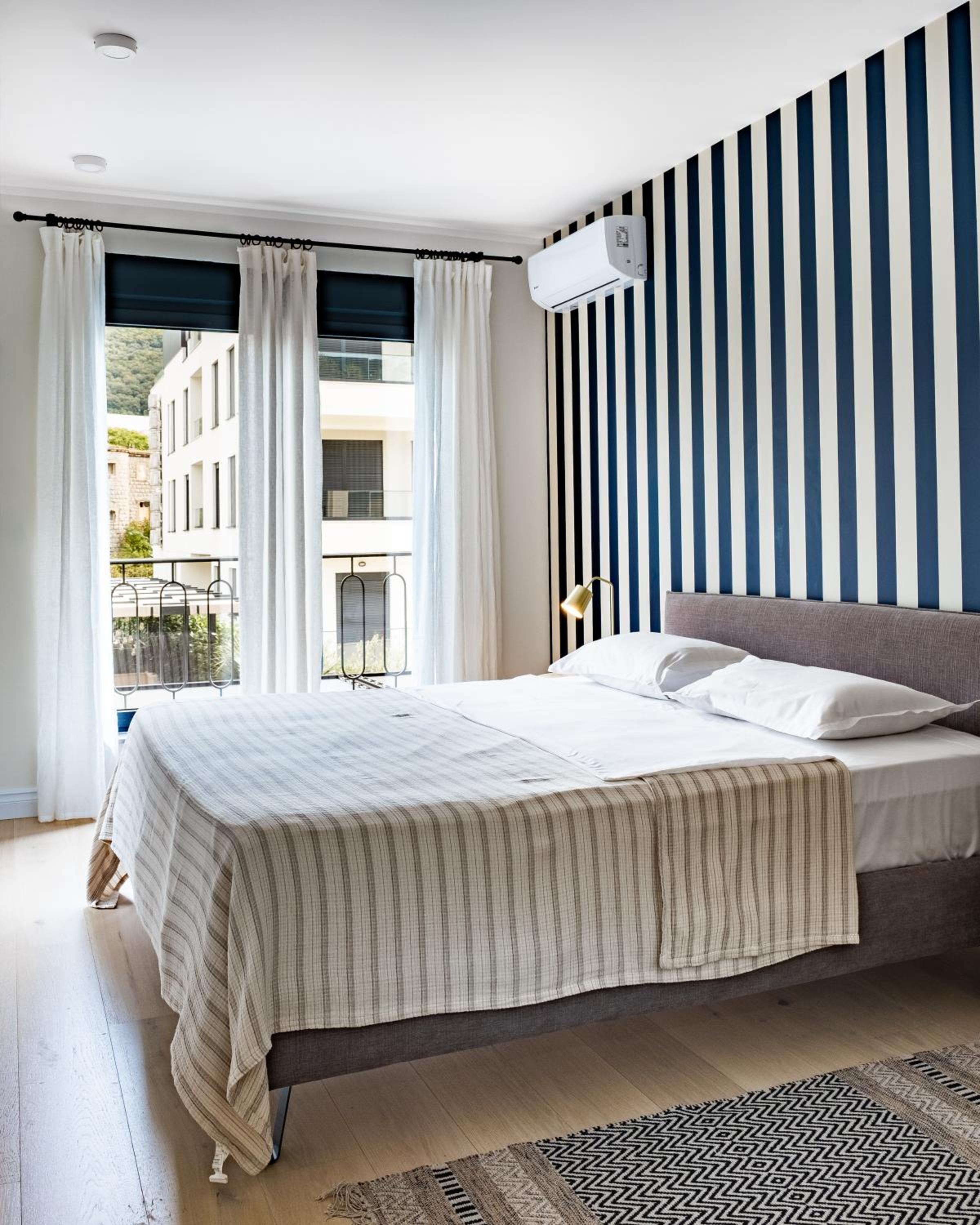 One-Bedroom Apartment with Balcony