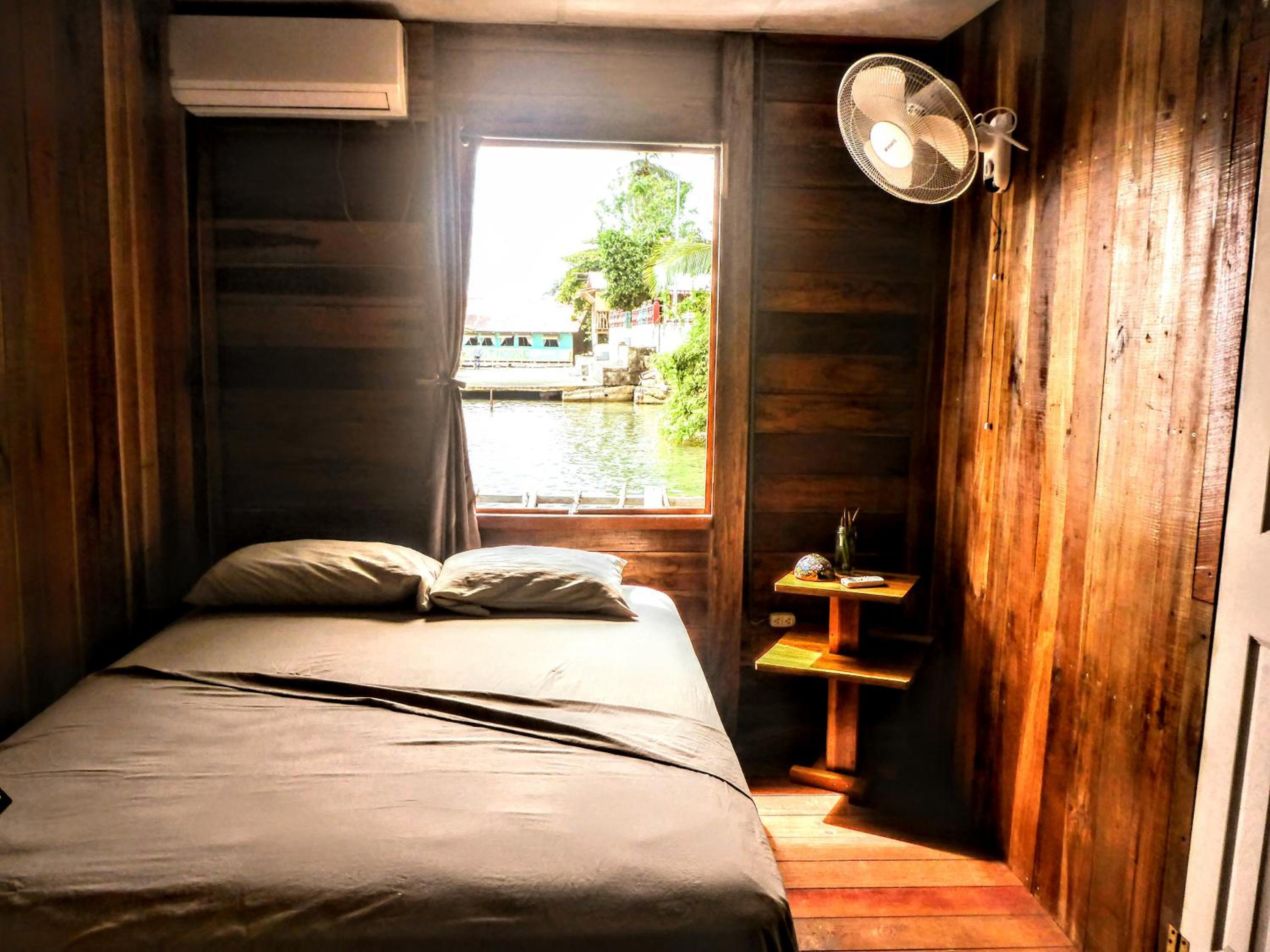 Comfort Double Room with Private Bathroom photo 3