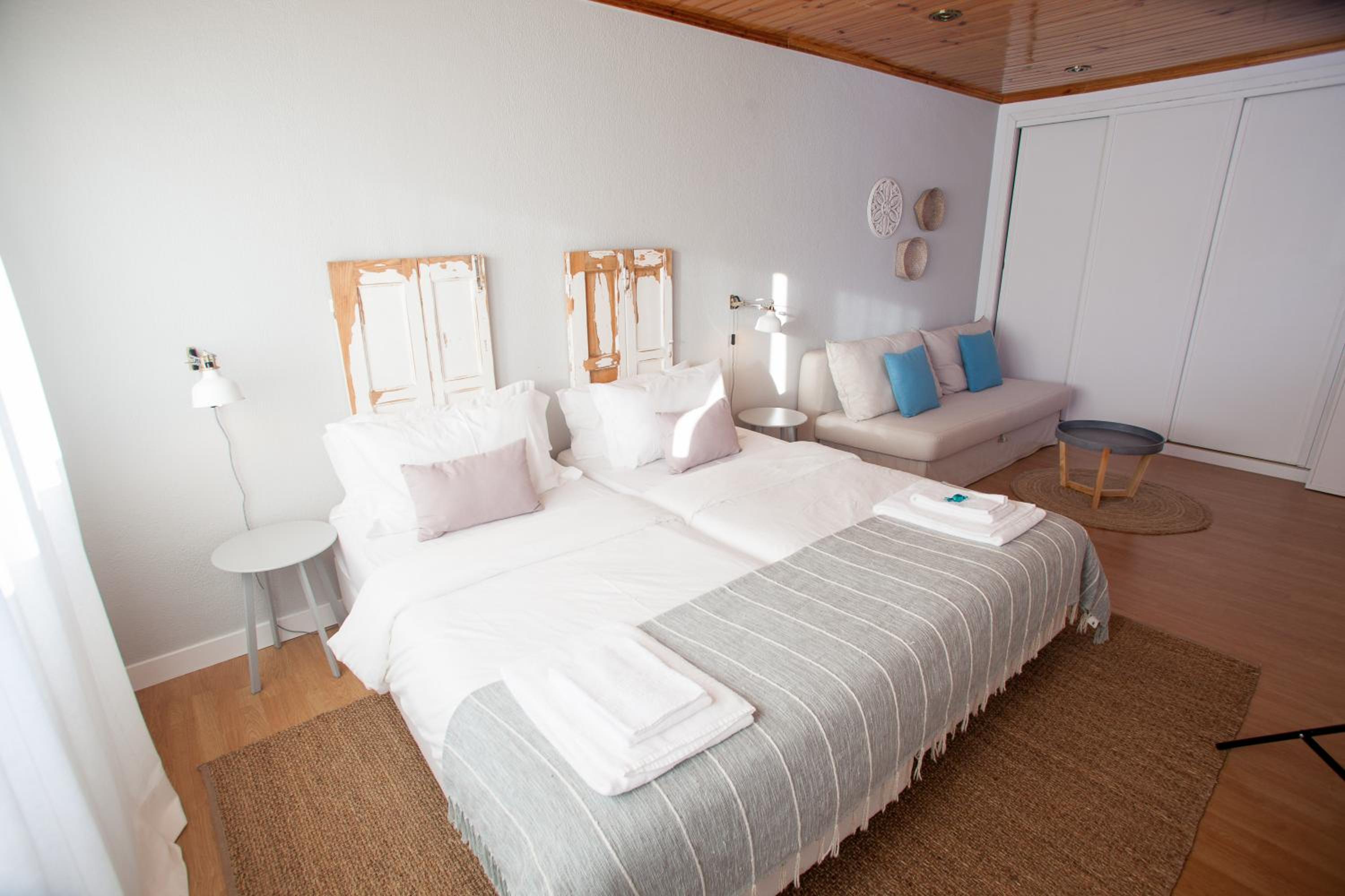 Two-Bedroom Holiday Home - Photo 5