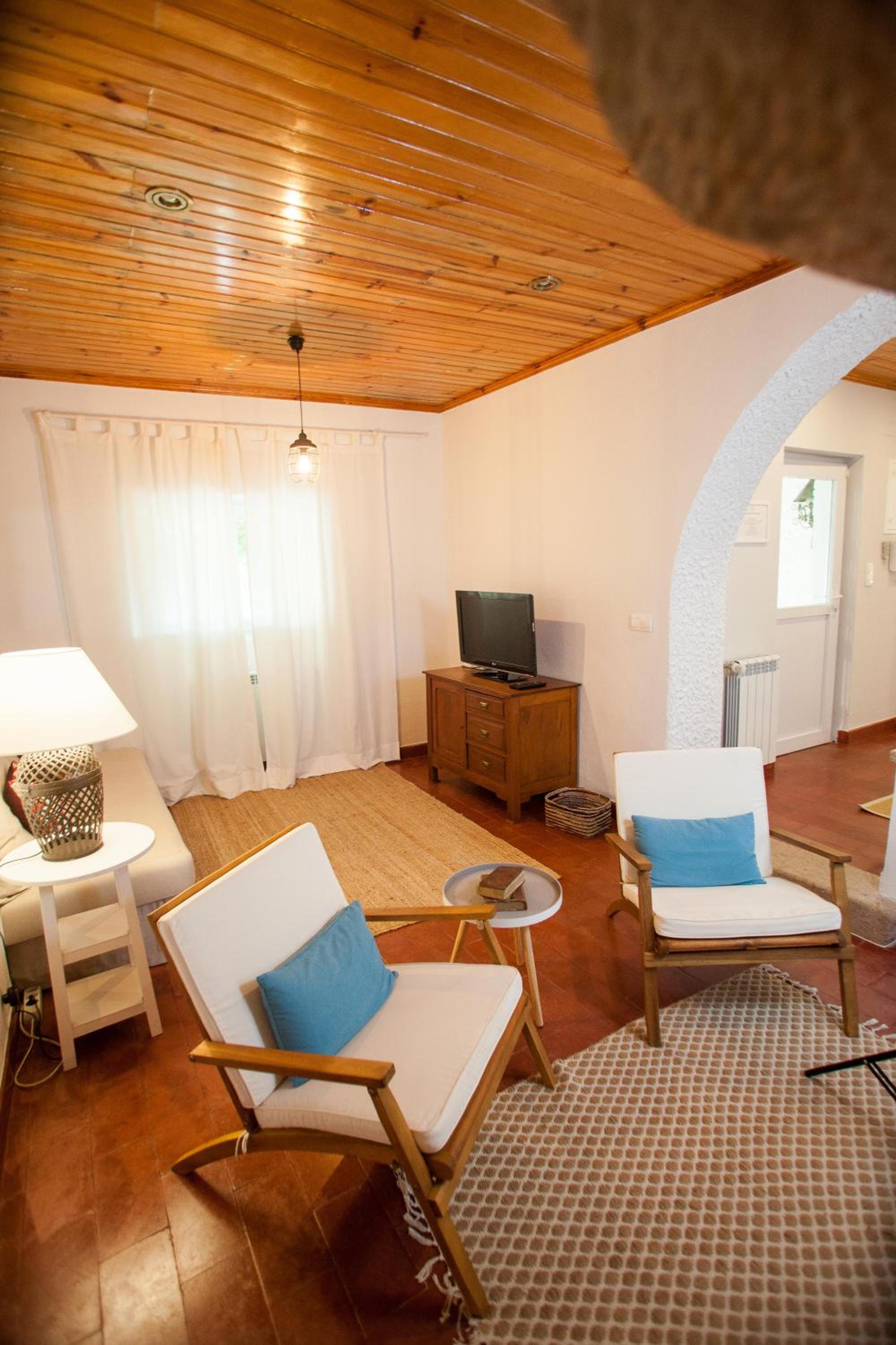 Two-Bedroom Holiday Home - Photo 19