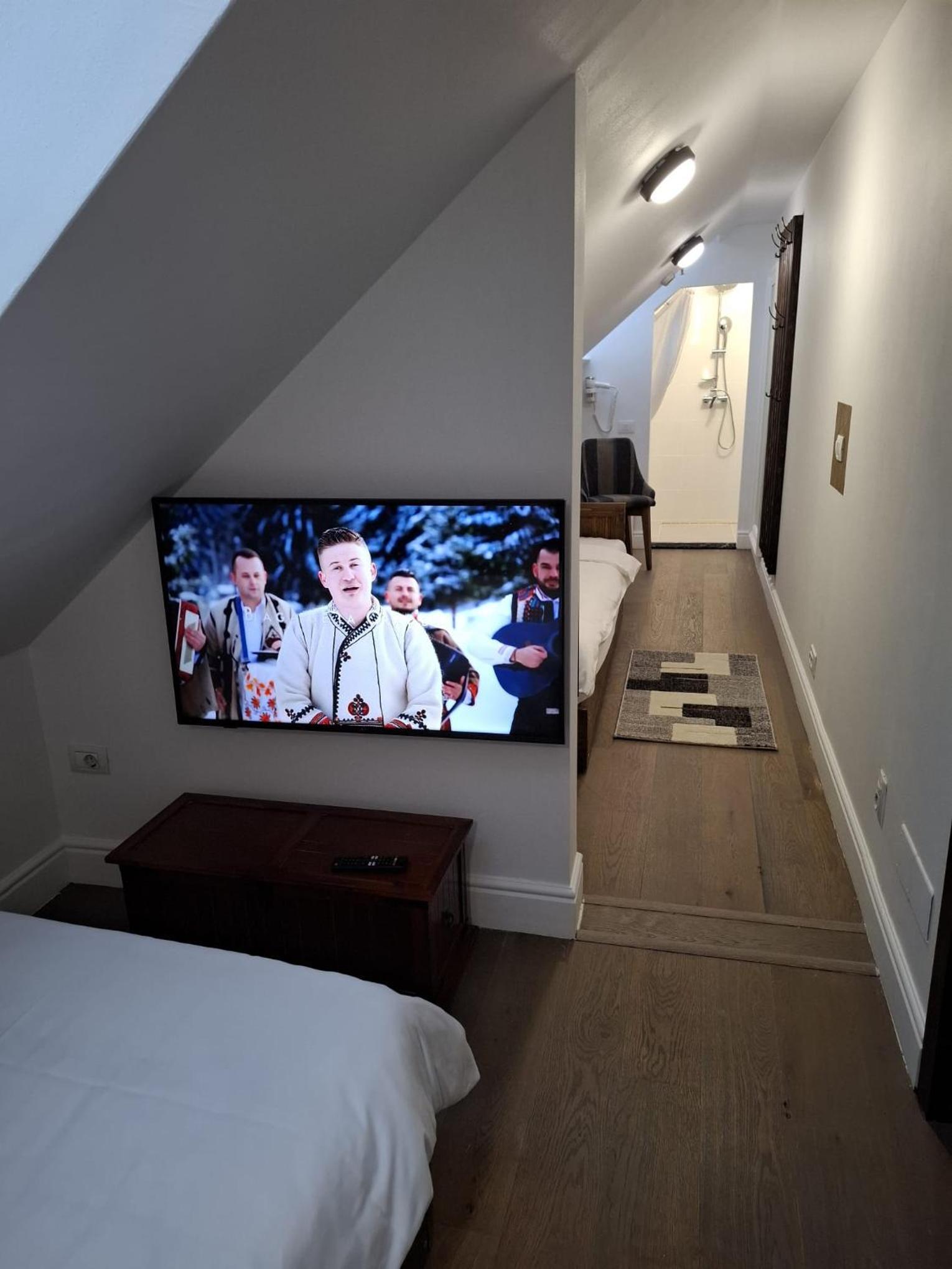 Economy Double Room photo 3