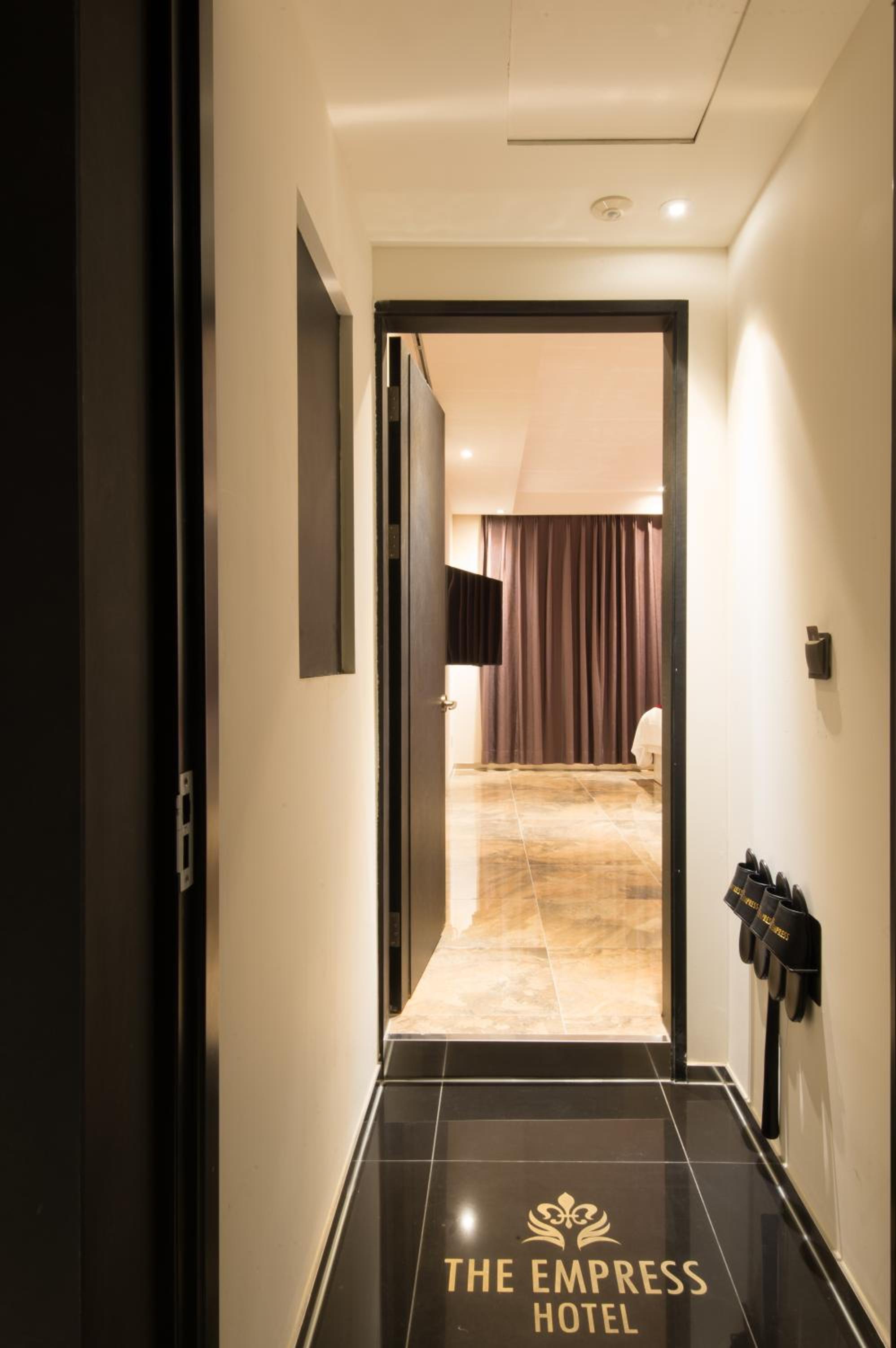 Deluxe Twin Room photo 3