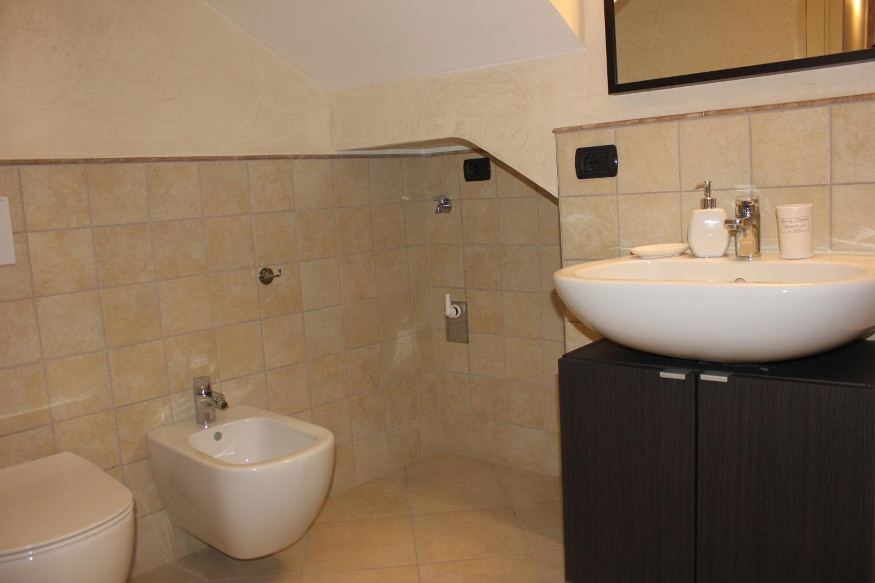 Double or Twin Room with Private Bathroom photo 2