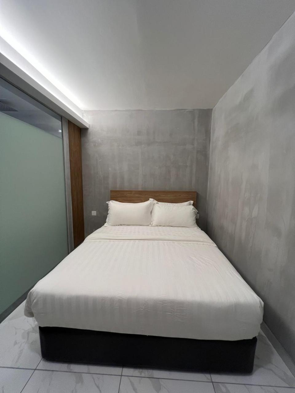 Standard Queen Room - Photo 1