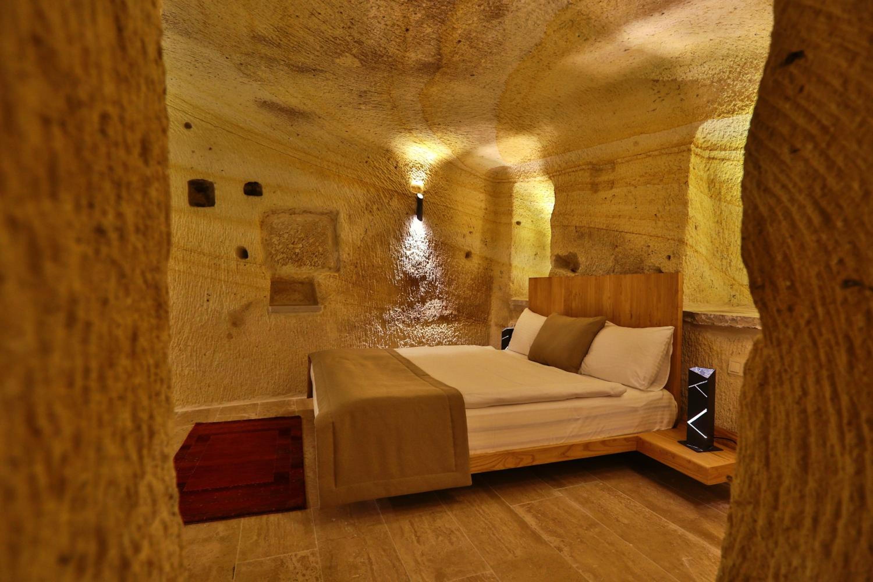 King Suite with Spa Bath photo 2