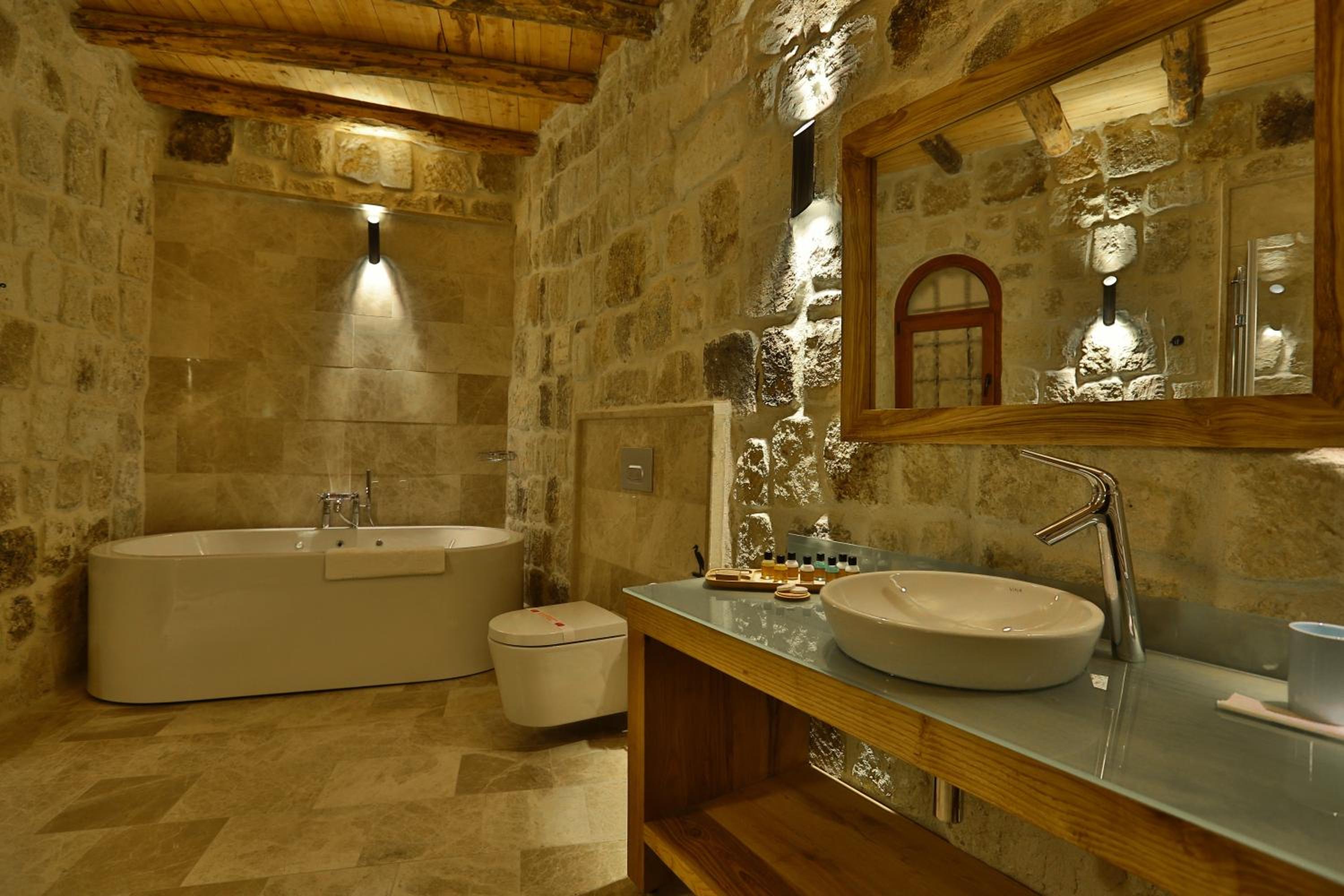 King Suite with Spa Bath photo 2
