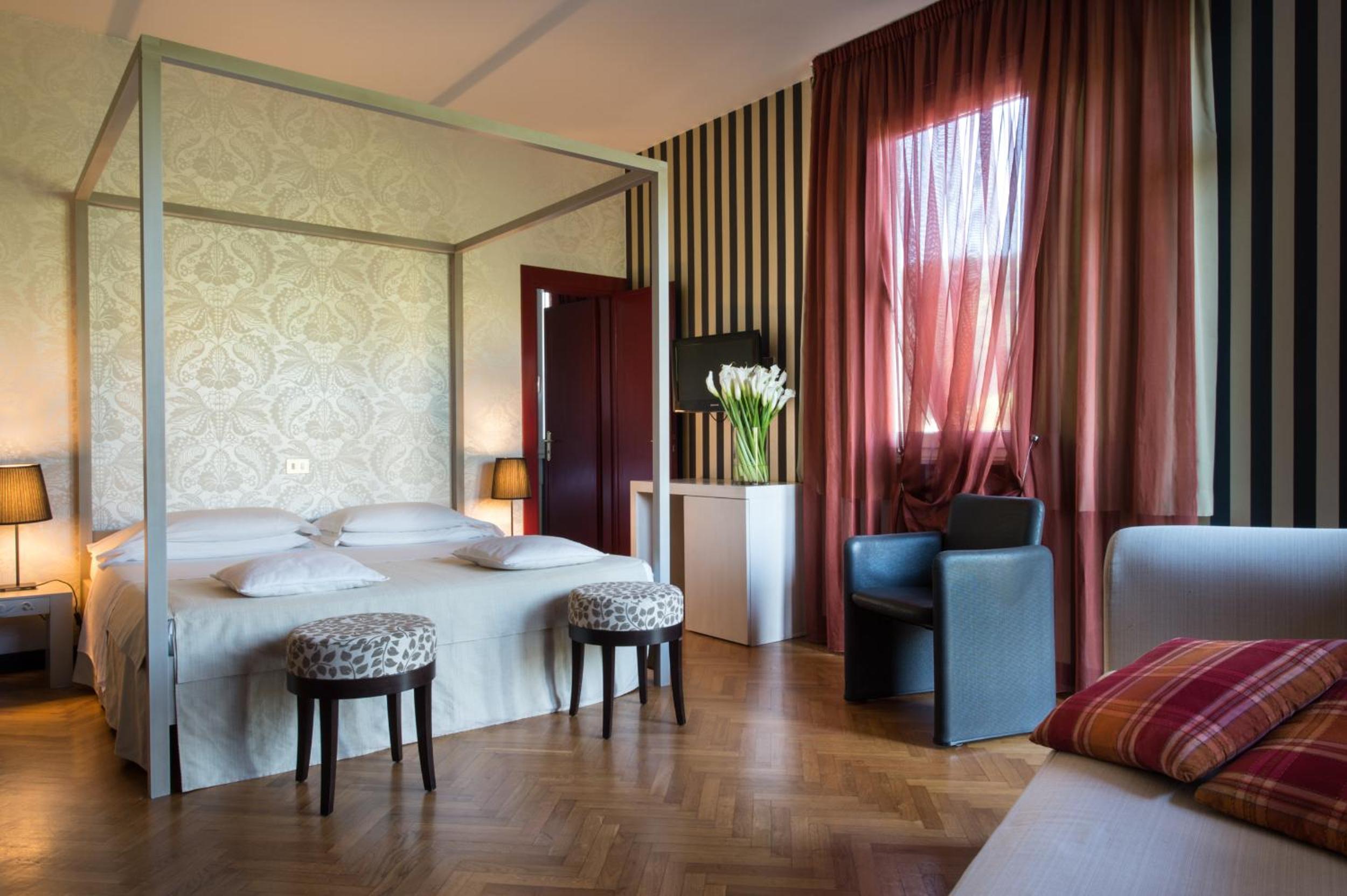 Deluxe Junior Suite photo 1