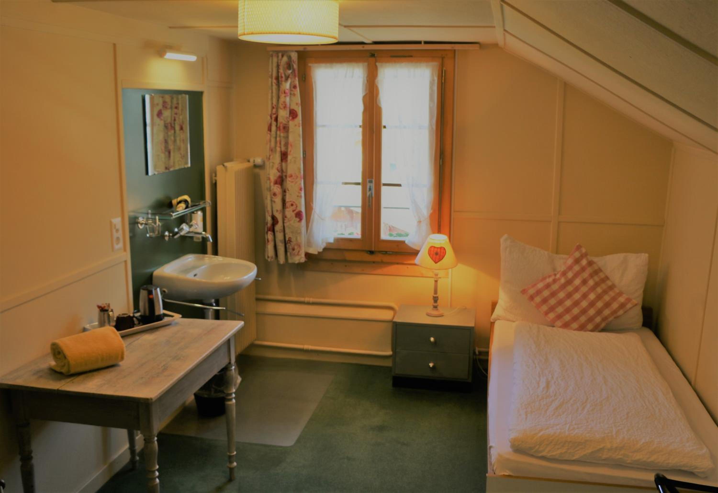 Single Room with Shared Bathroom photo 3