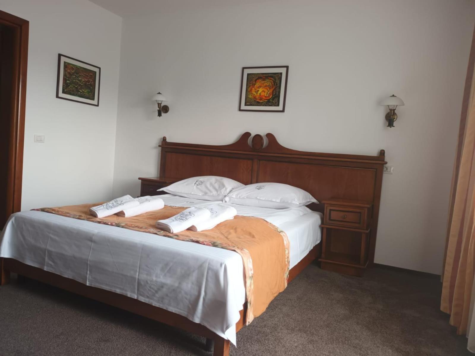 Triple Room with Bathroom photo 3