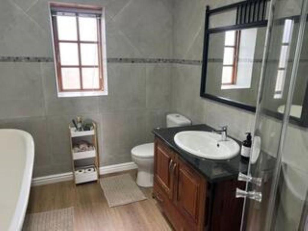 Two-Bedroom House photo 3