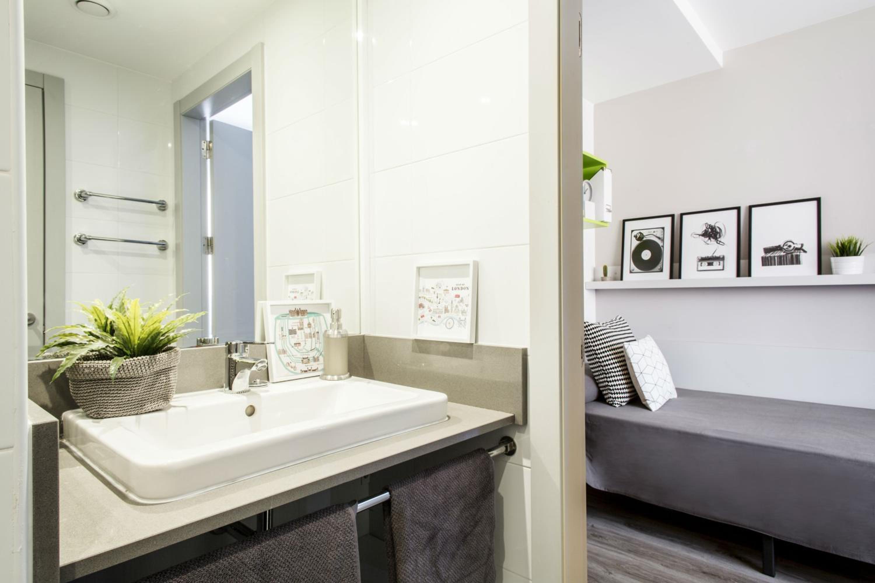 Two Connected Rooms With One Single Bed Each photo 3