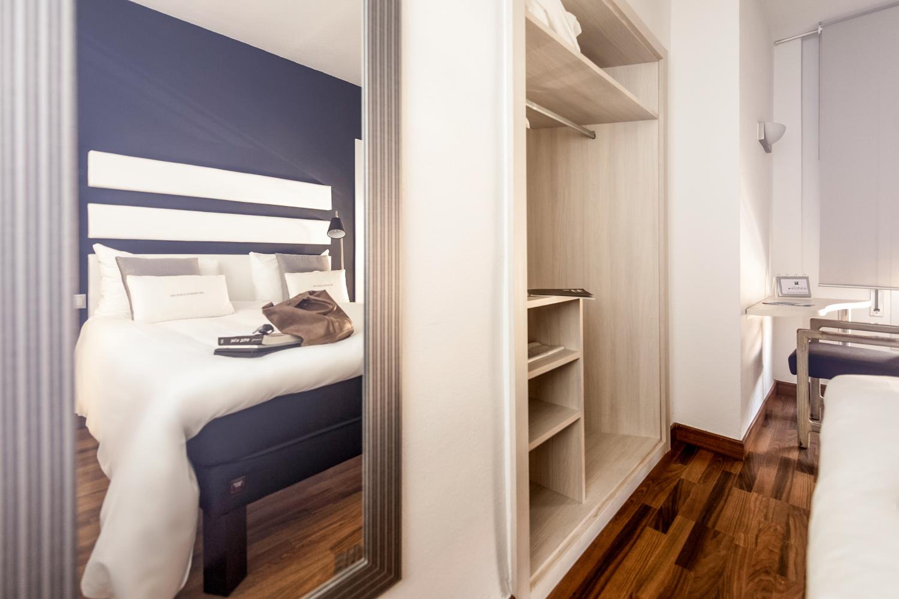 Standard Queen Room - Photo 1