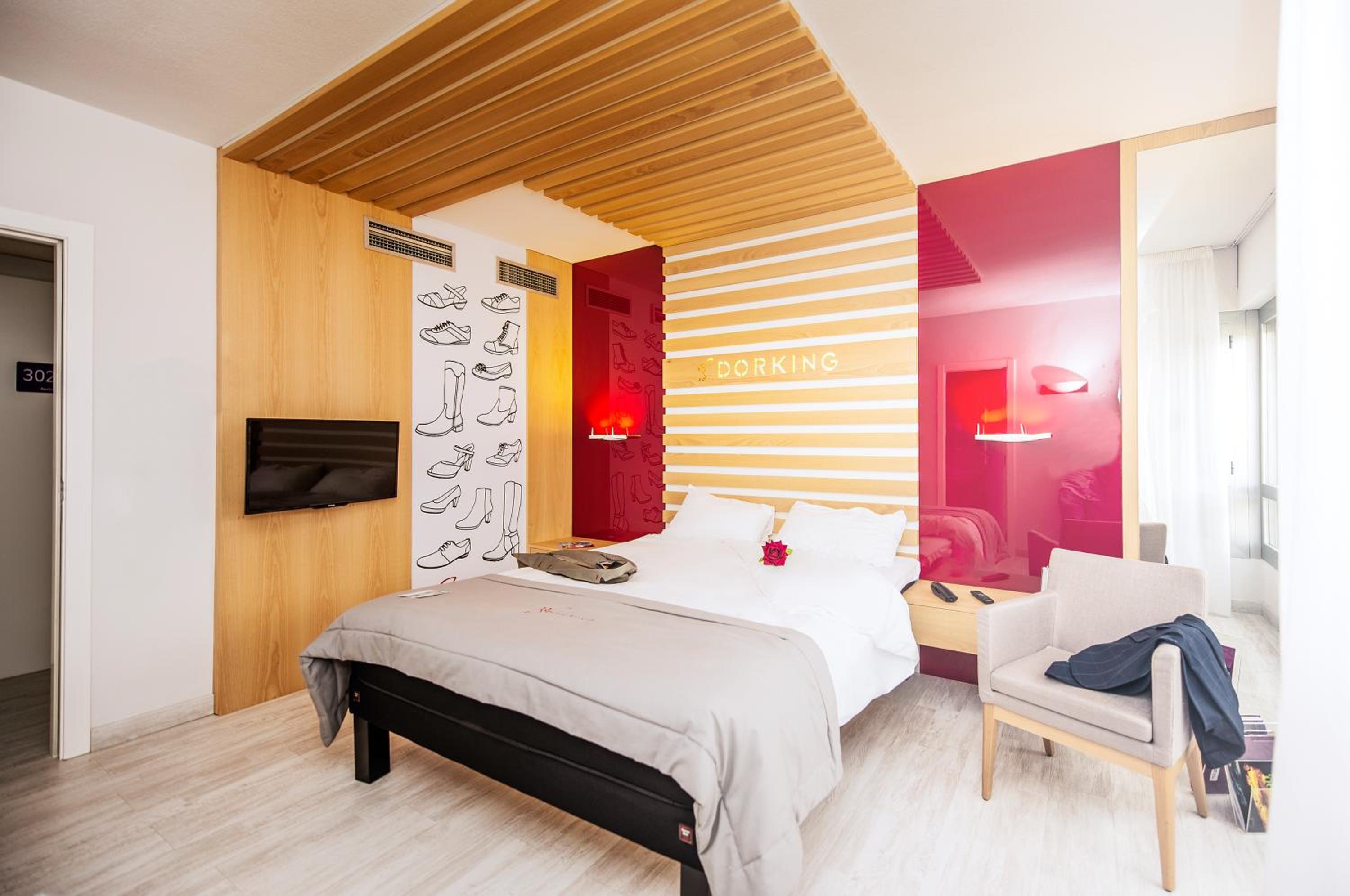 Standard Queen Room - Photo 2