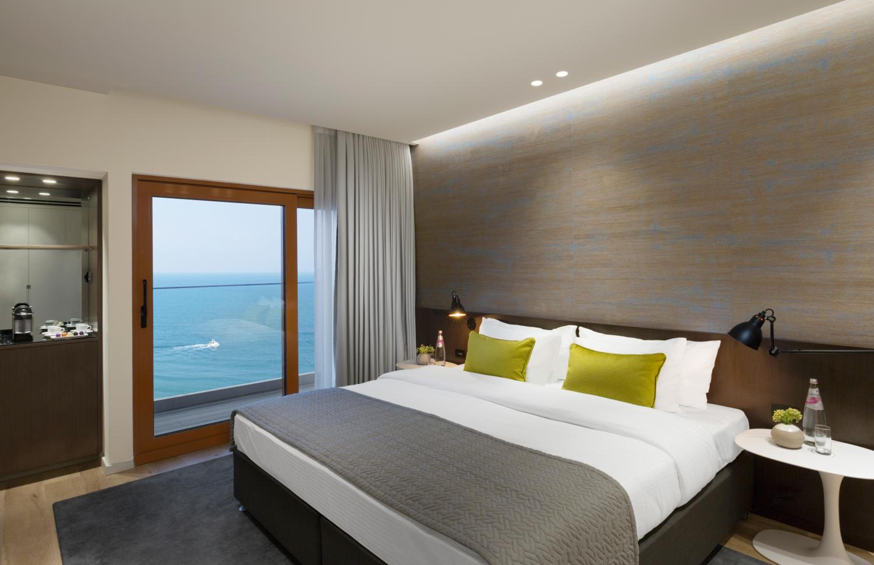 Two-Bedroom Suite with Sea View - Photo 1