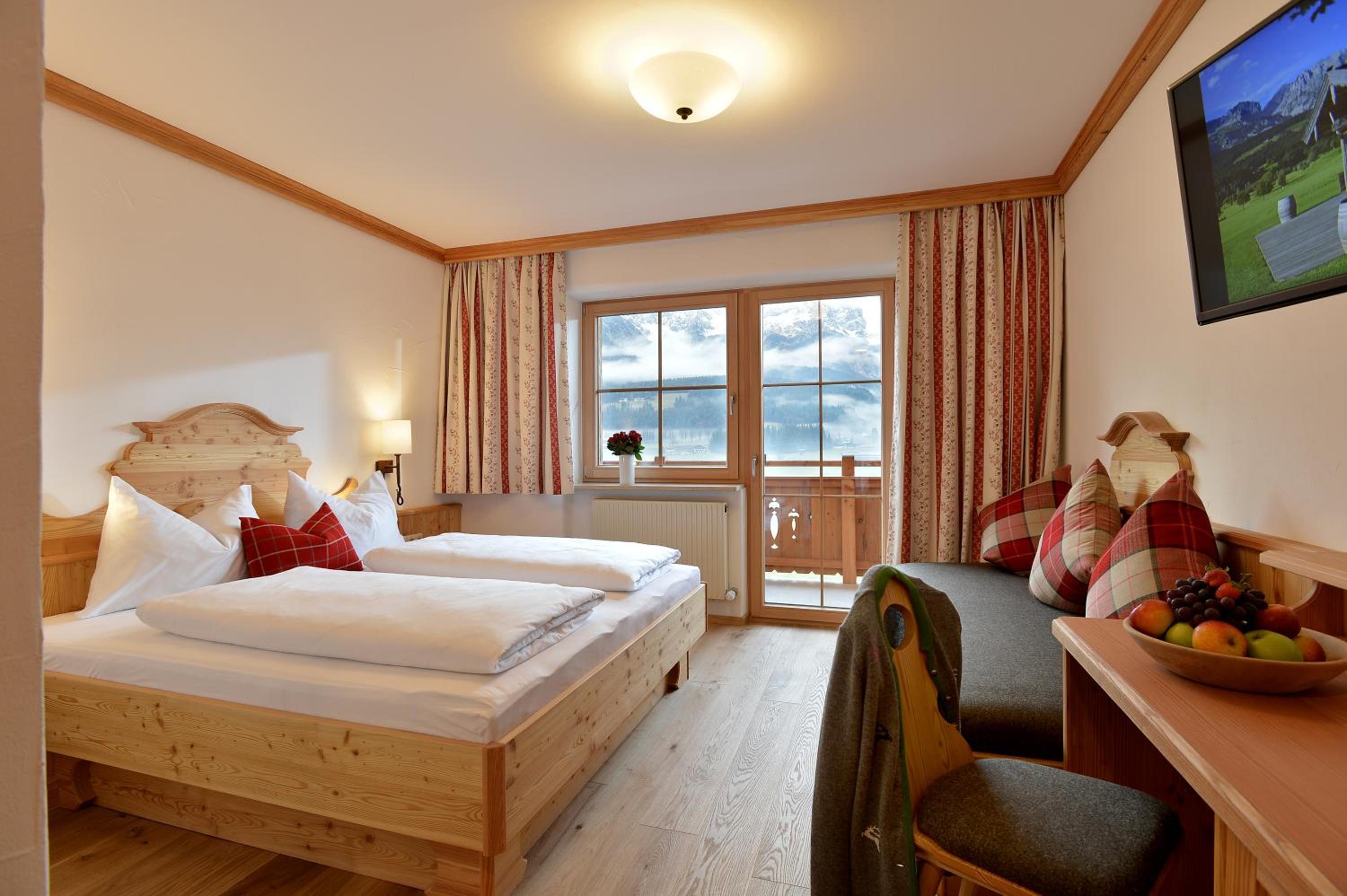 Double Room with Balcony - Photo 1