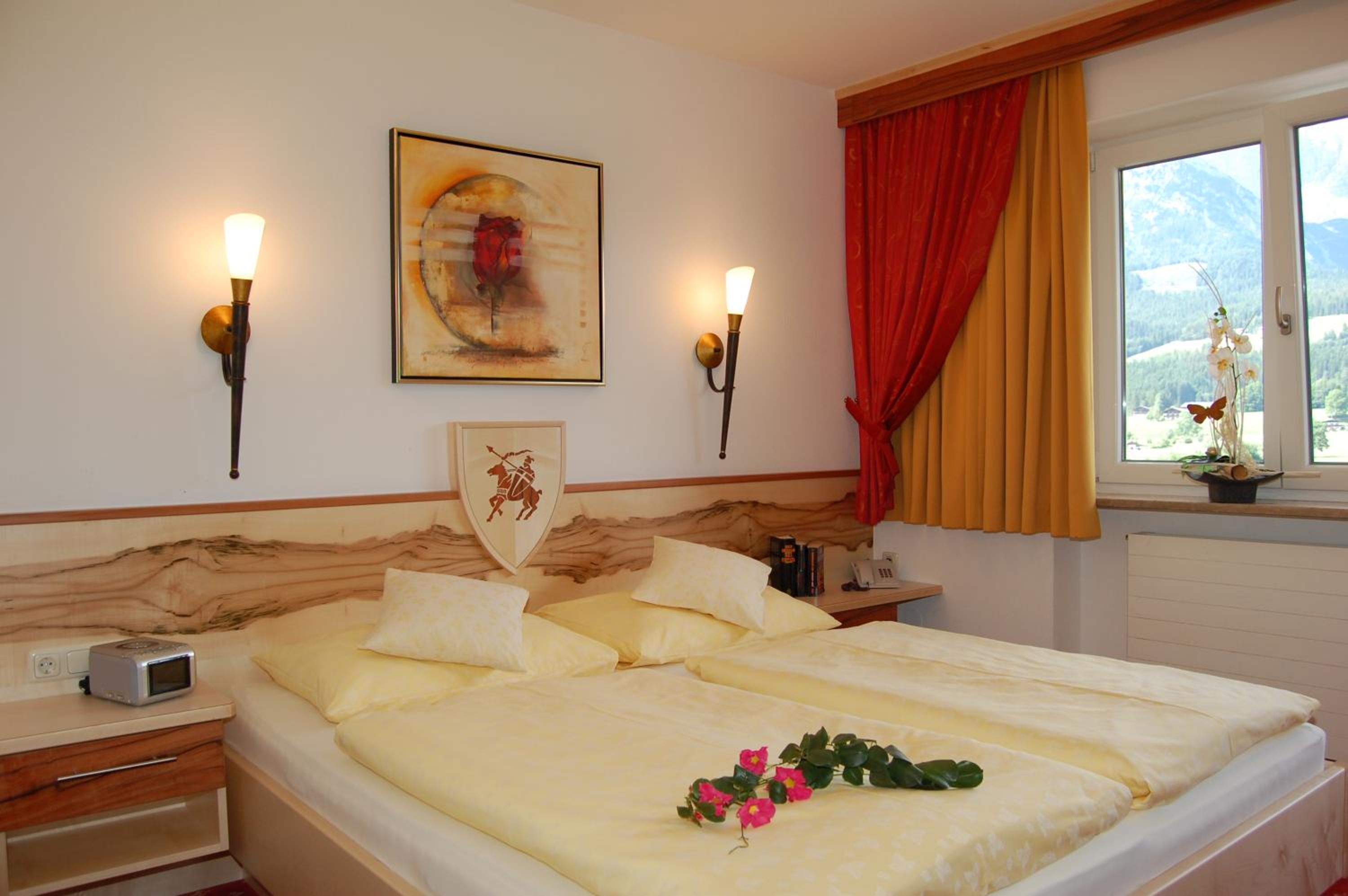 Double Room with Balcony - Photo 2
